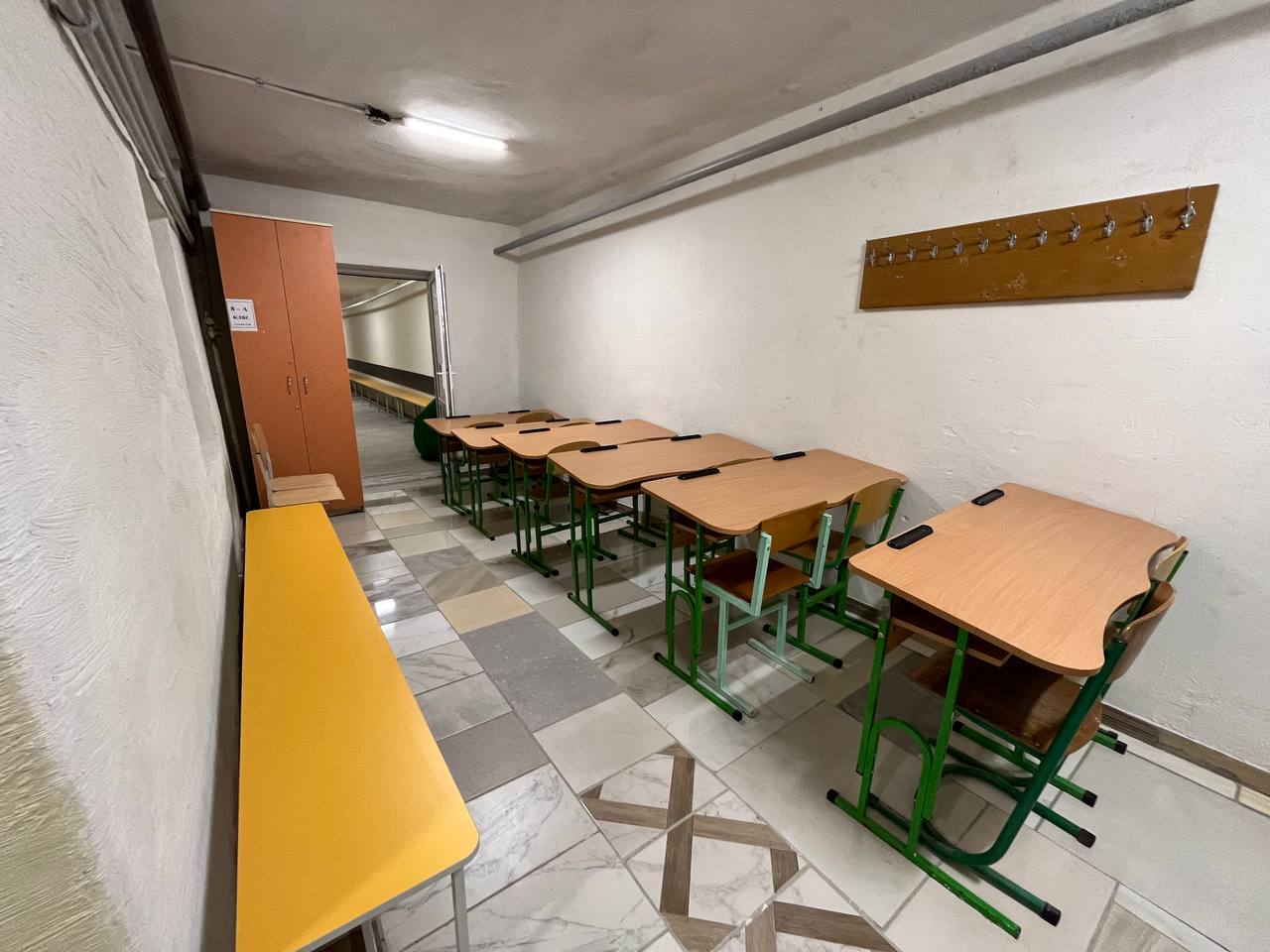 Новини Тернополя - фото з Мають проектори та зони відпочинку: ми побували в трьох шкільних укриттях Тернополя