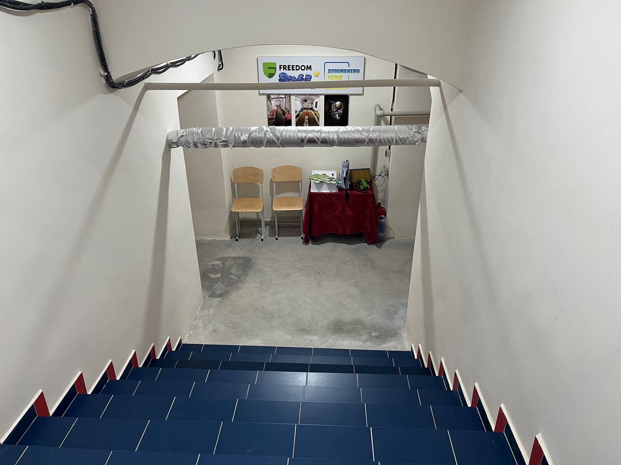 Новини Тернополя - фото з Мають проектори та зони відпочинку: ми побували в трьох шкільних укриттях Тернополя