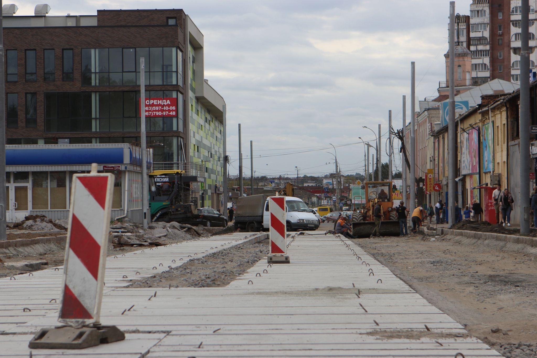 Новини Вінниці - фото з Трамвайні колії прокладені вздовж всієї вулиці: як виглядає реконструкція на Батозькій