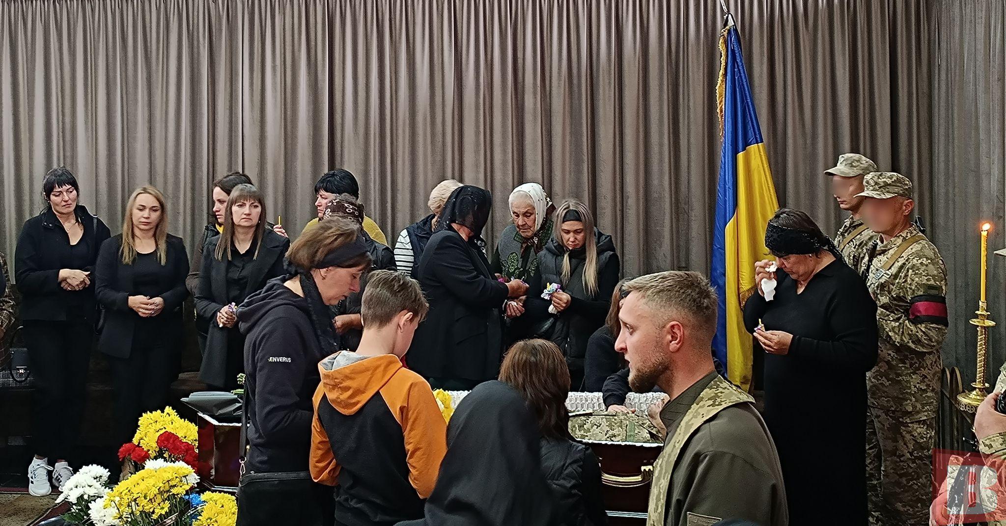 Новини Хмельницького - фото з “Повернувся з-за кордону, щоб захищати”. Попрощались з 32-річним Максимом Дячуком