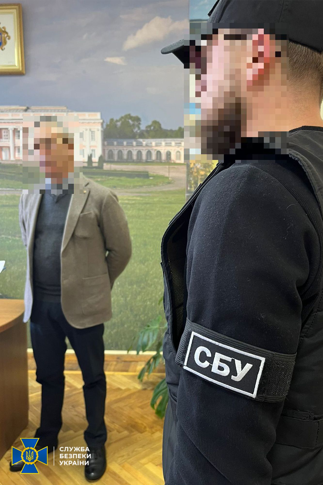 Новини Вінниці - фото з СБУ затримала мера Тульчина Валерія Весняного. Його підозрюють у розкраданні трьох мільйонів