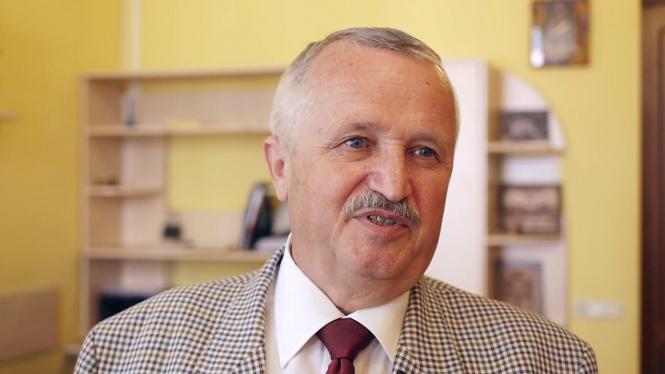 Новини Вінниці - фото з Трьом професорам з Вінниці Кабінет міністрів призначив довічну стипендію