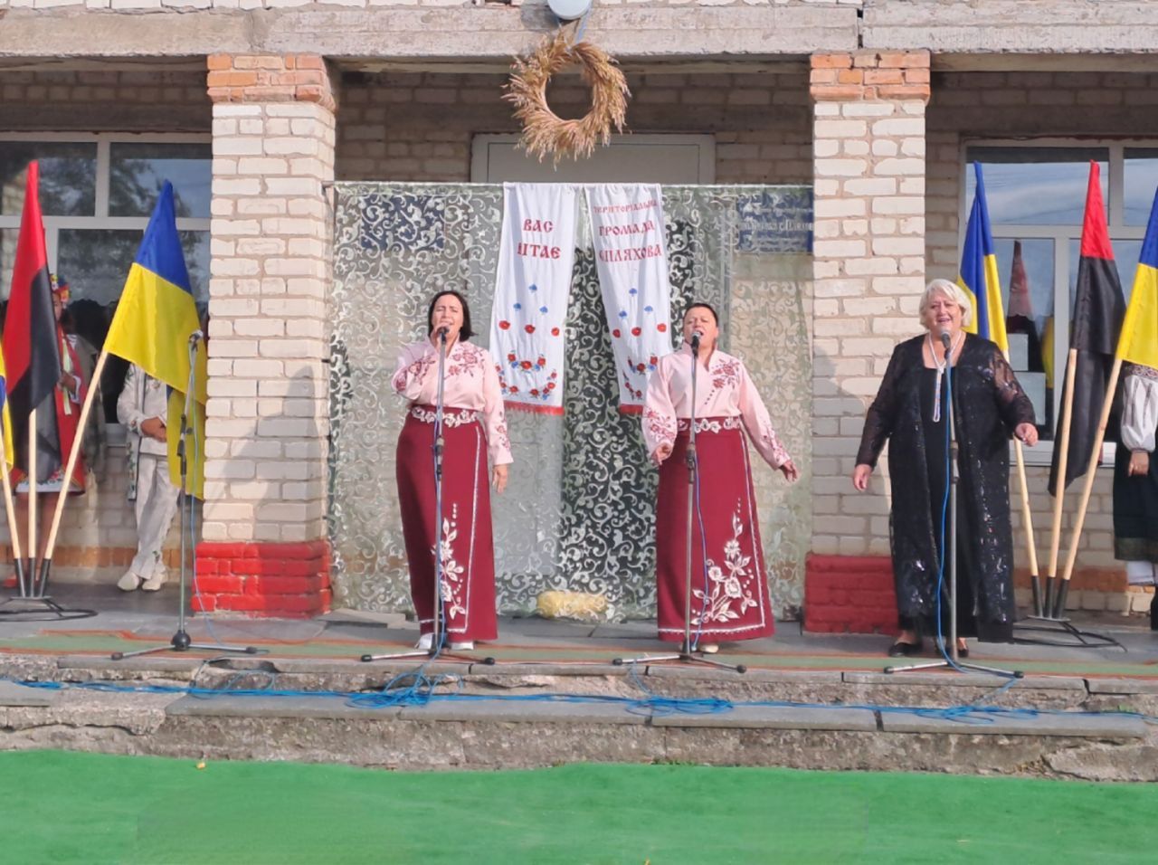 Новини Козятина - фото з «Борщ і каша сила наша» Кошти з благодійних концертів — нашим землякам на передову