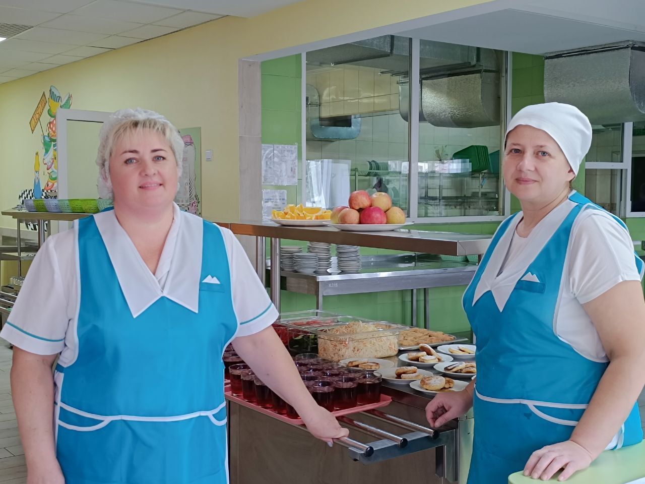 Новини Вінниці - фото з Чай каркаде, кускус і нагетси та ніяких ковбас. Перевірили, як змінилася їжа в шкільних їдальнях