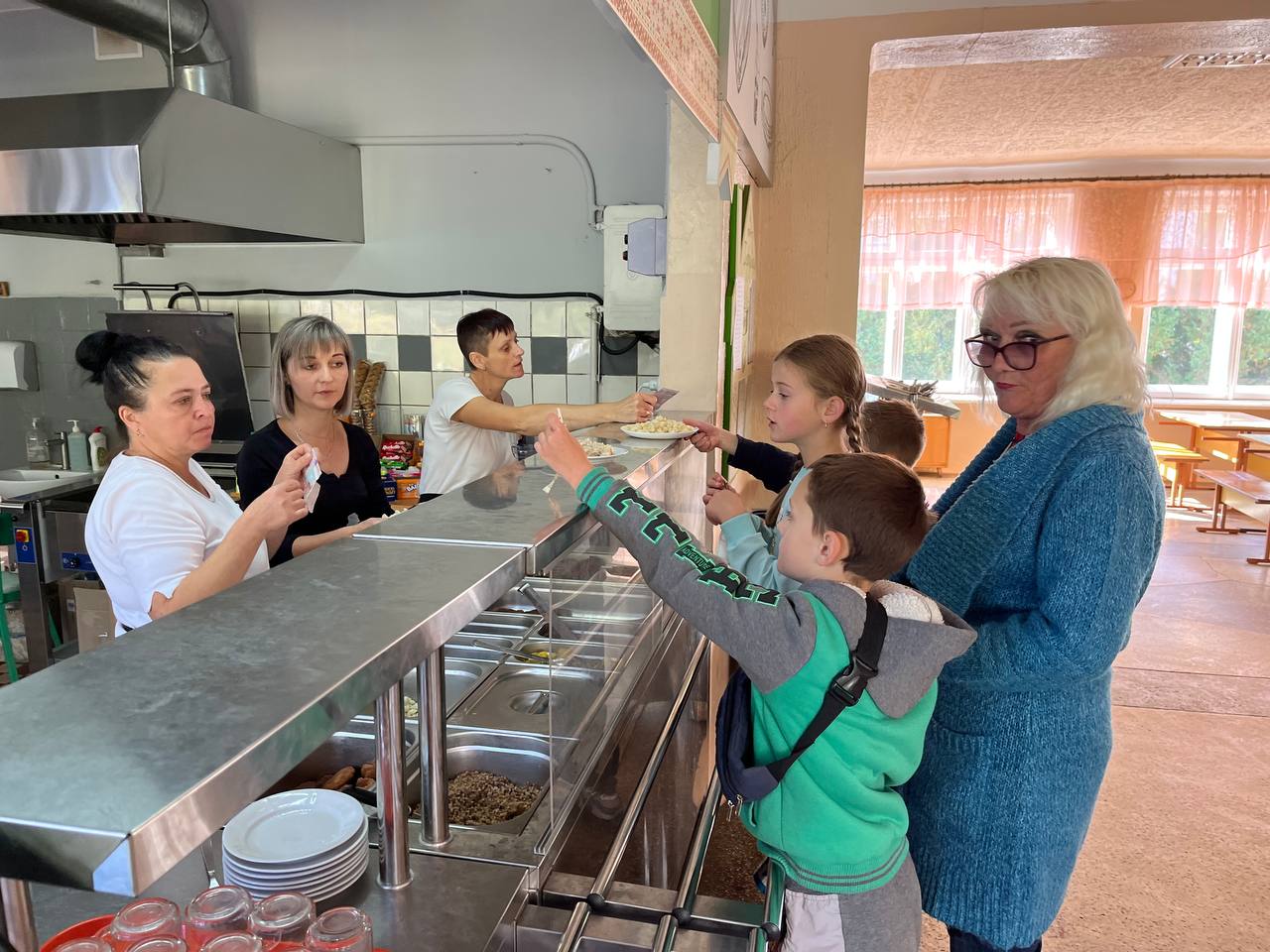 Новини Тернополя - фото з Чим годують дітей у школах Тернополя та скільки коштують страви: «20 хвилин» перевірили