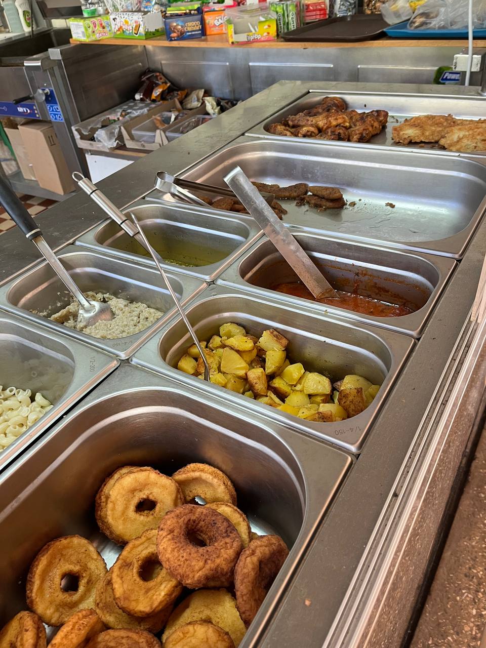 Новини Тернополя - фото з Чим годують дітей у школах Тернополя та скільки коштують страви: «20 хвилин» перевірили