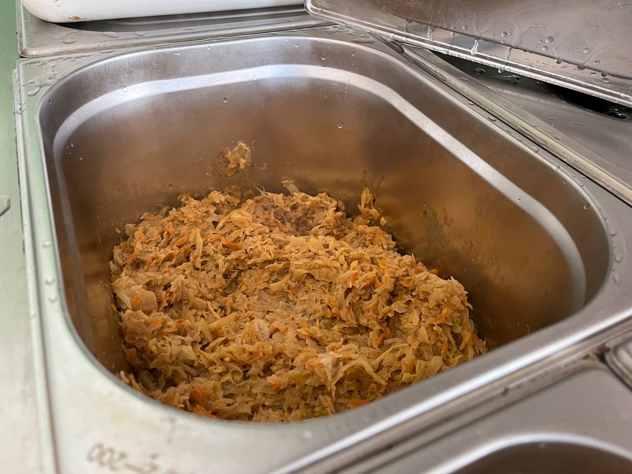 Новини Тернополя - фото з Чим годують дітей у школах Тернополя та скільки коштують страви: «20 хвилин» перевірили