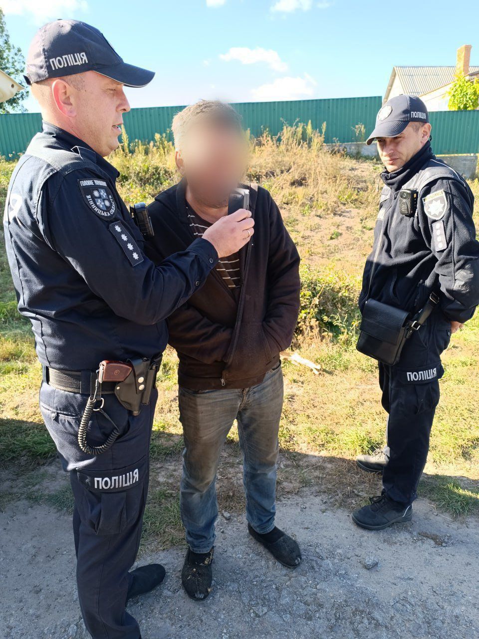 Новини Козятина - фото з Небезпечний виклик та остограмлений тракторист: один день з офіцером Махнівської громади