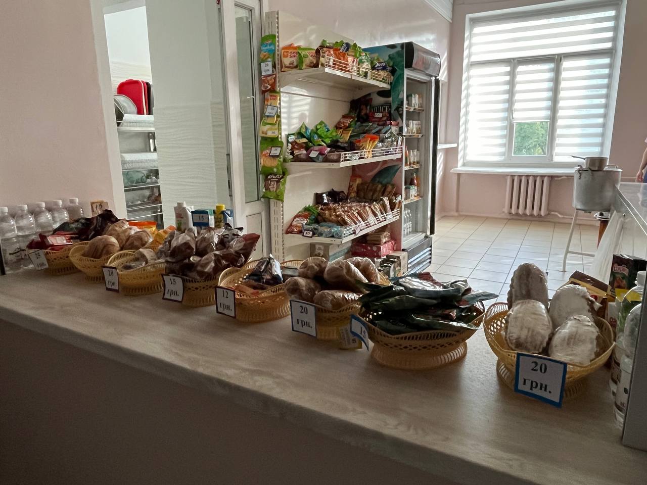 Новини Тернополя - фото з Чим годують дітей у школах Тернополя та скільки коштують страви: «20 хвилин» перевірили