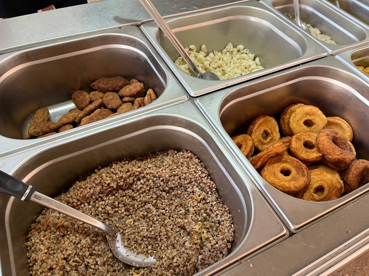 Новини Тернополя - фото з Чим годують дітей у школах Тернополя та скільки коштують страви: «20 хвилин» перевірили