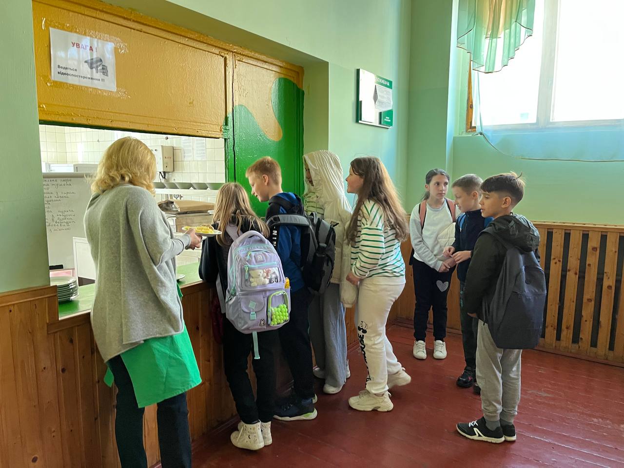 Новини Тернополя - фото з Чим годують дітей у школах Тернополя та скільки коштують страви: «20 хвилин» перевірили