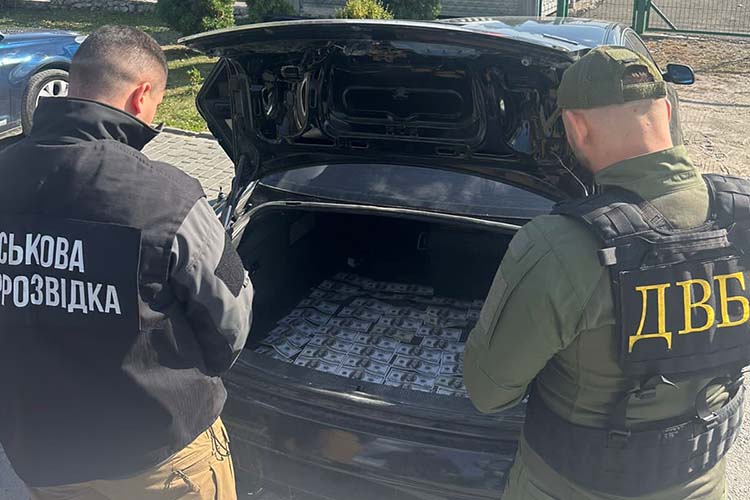 Новини Тернополя - фото з У Тернополі затримали чоловіка, який за гроші допомагав ухилянтам перетнути кордон