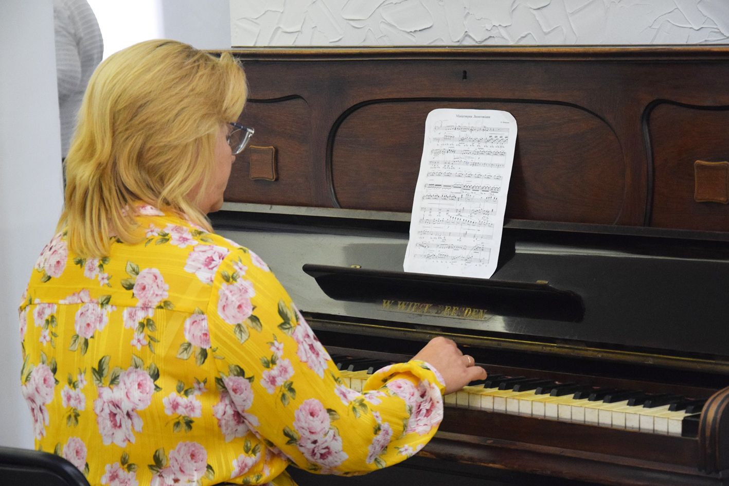 Новини Вінниці - фото з «На такому ліжку вбили Леонтовича». Два подарунки отримав музей композитора