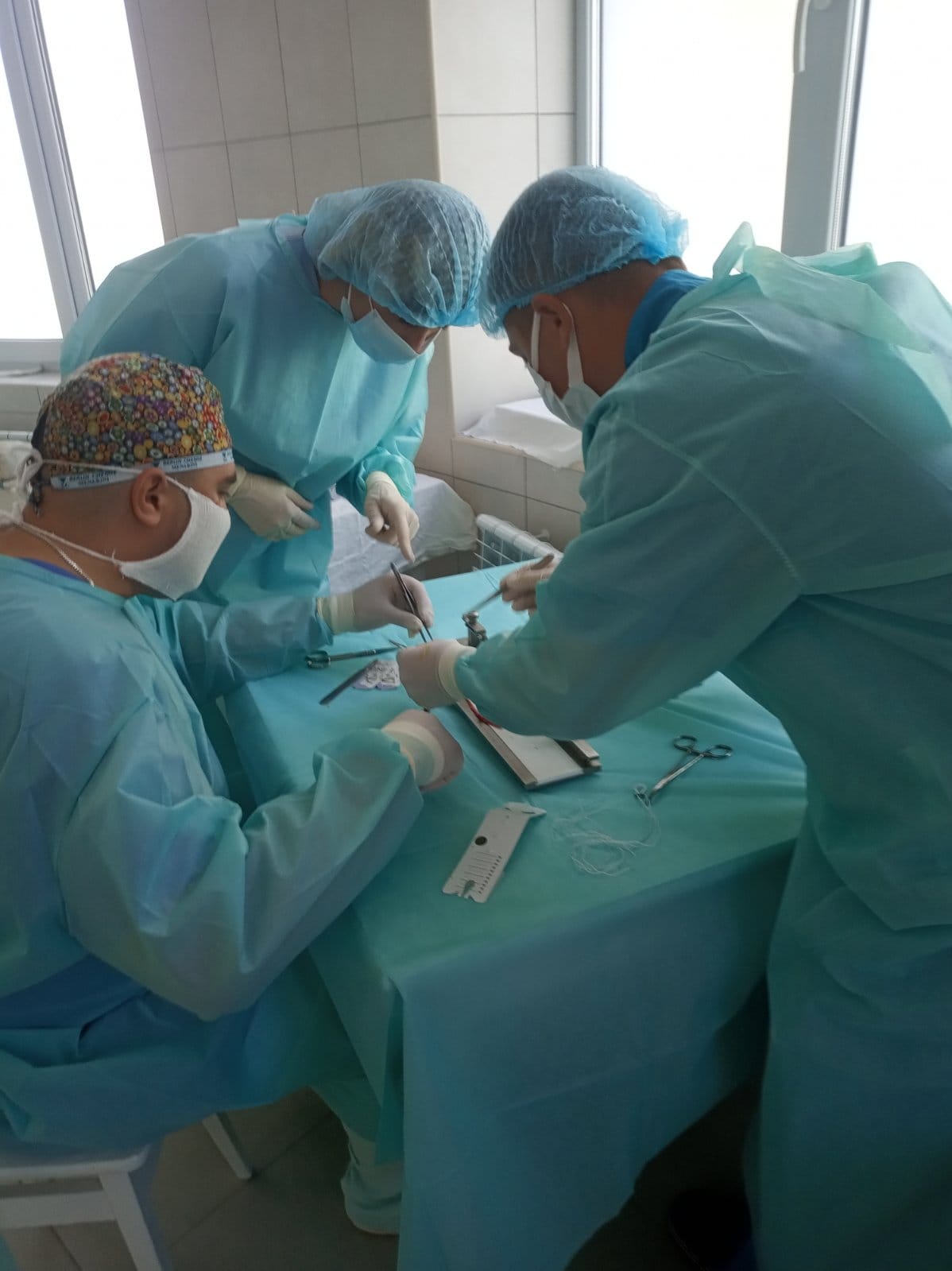 Новини Хмельницького - фото з У Шепетівській лікарні провели унікальну операцію на коліні