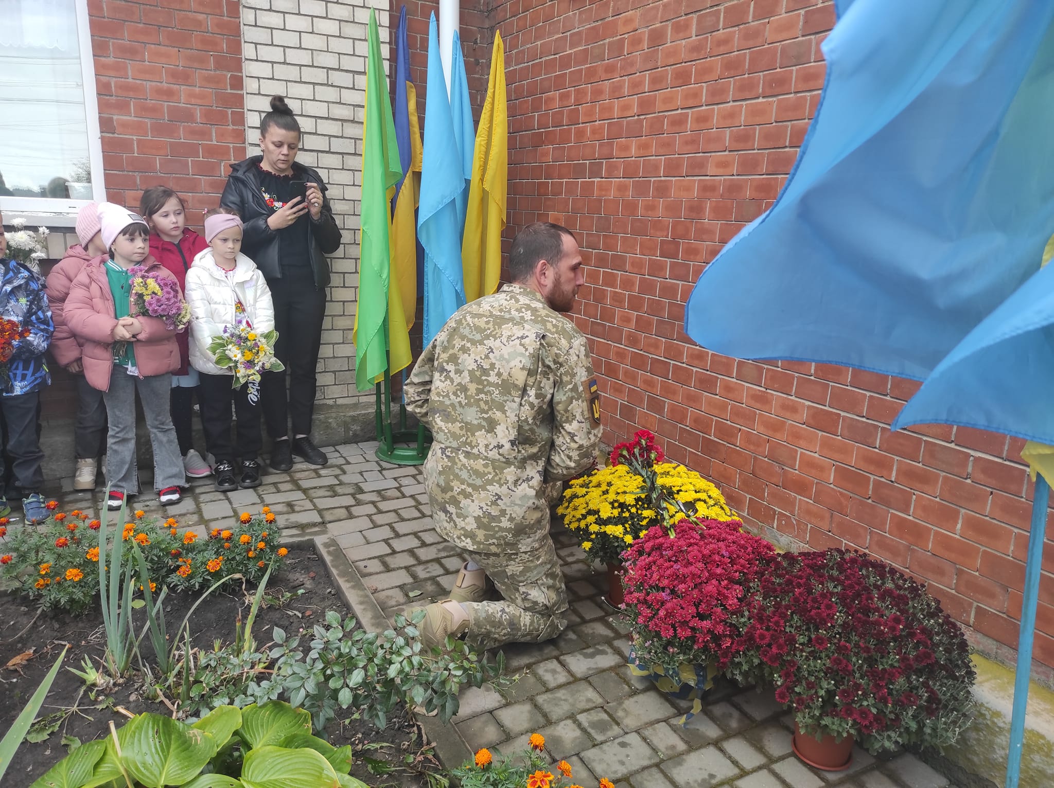 Новини Хмельницького - фото з «Вони вибрали Україну»: на Хмельниччині відкрили 3 меморіальні дошки загиблим військовим