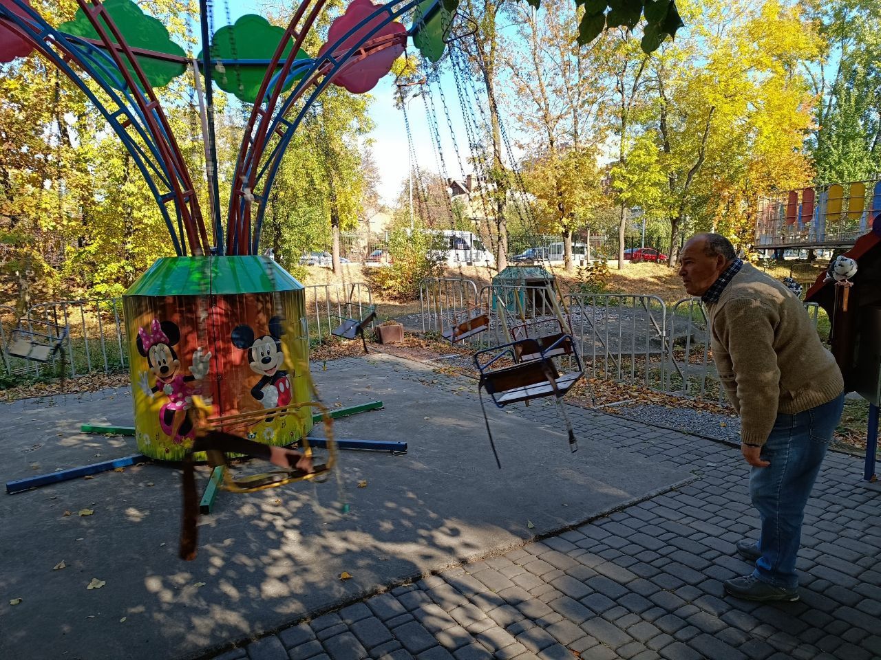 Новини Вінниці - фото з Зношує по три пари взуття за сезон. Як «дядя Толя» зробив щасливими 400 тисяч дітей