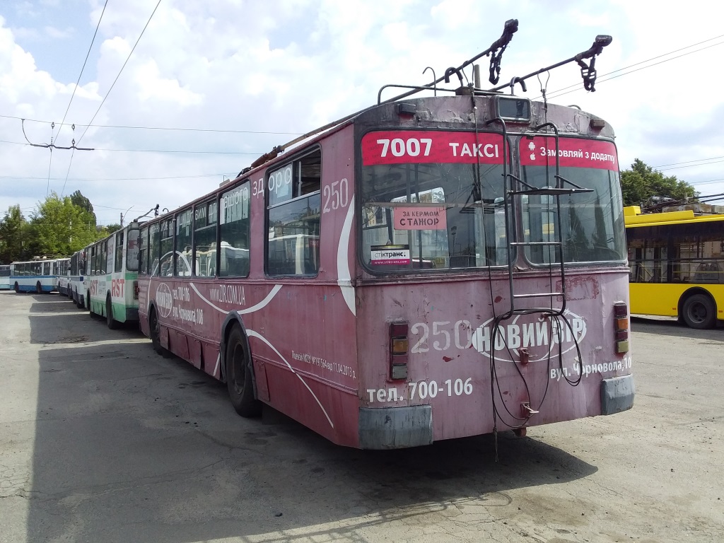 Новини Хмельницького - фото з «Електротранс» хоче списати 12 тролейбусів. Як вони виглядають