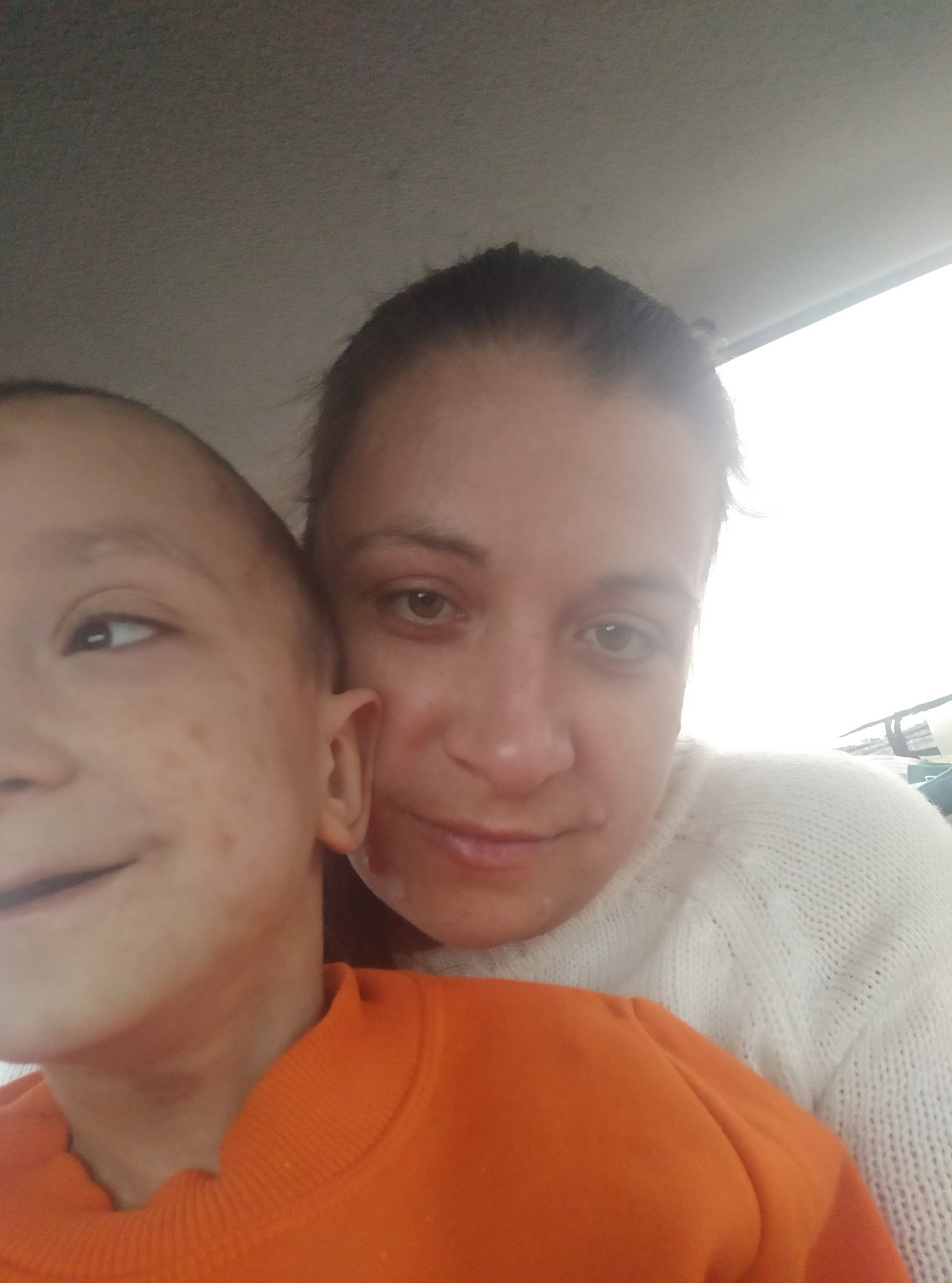 Новини Хмельницького - фото з 6-річному Сашкові з Хмельницького збирають гроші на операцію. Дитина не може ходити Возможно, это изображение 1 человек и улыбается