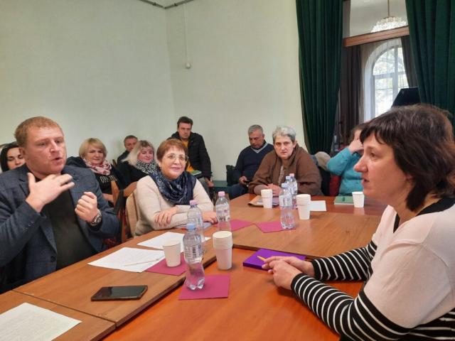 Новини Житомира - фото з У Житомирі відбувся круглий стіл на тему: «Включення жінок – лідерок з інвалідністю в діяльність Житомирських територіальних громад»