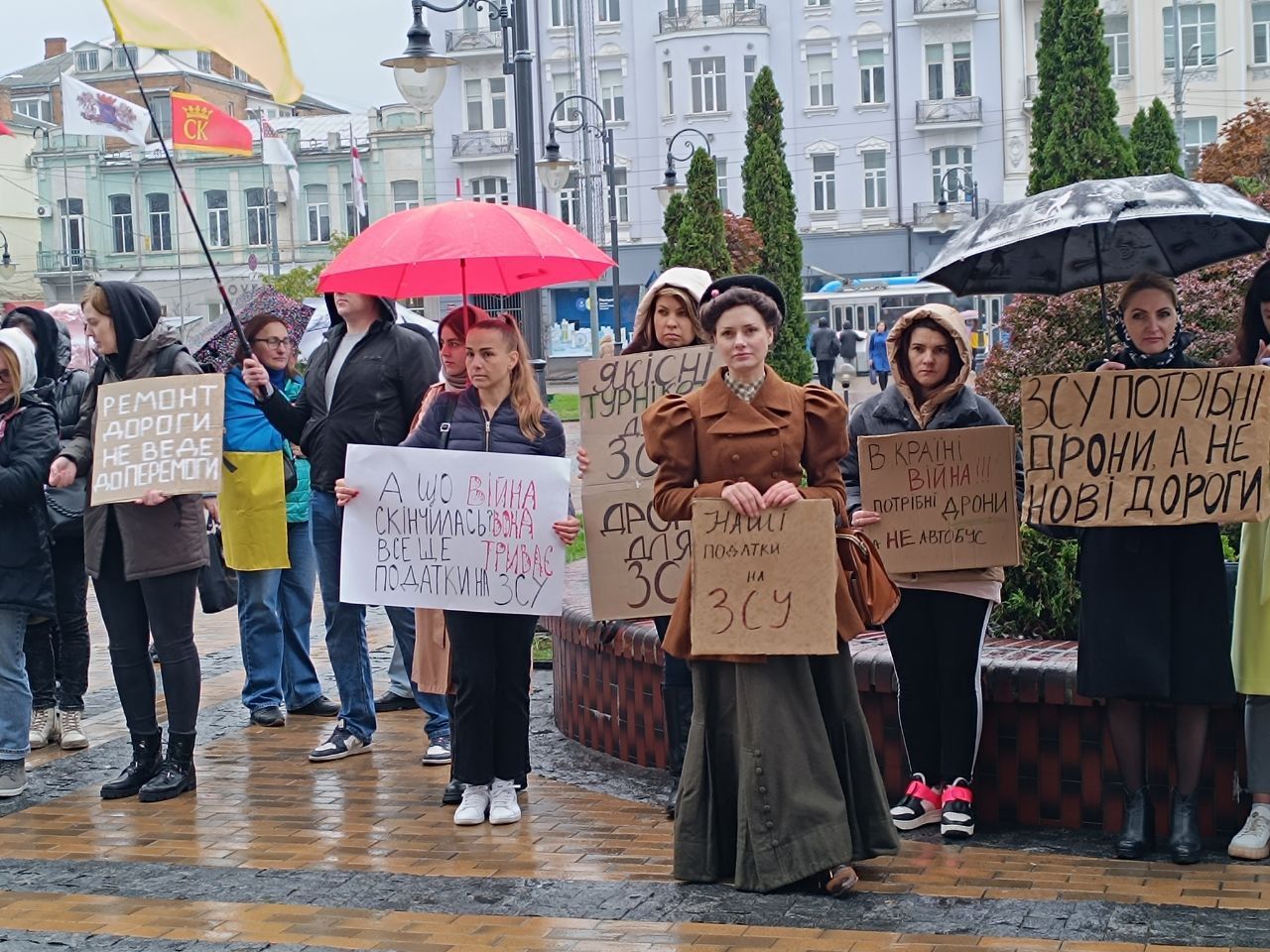 Новини Вінниці - фото з Мер у відрядженні, а депутати не тут... Дізналися, чи є результати мітингів біля міськради