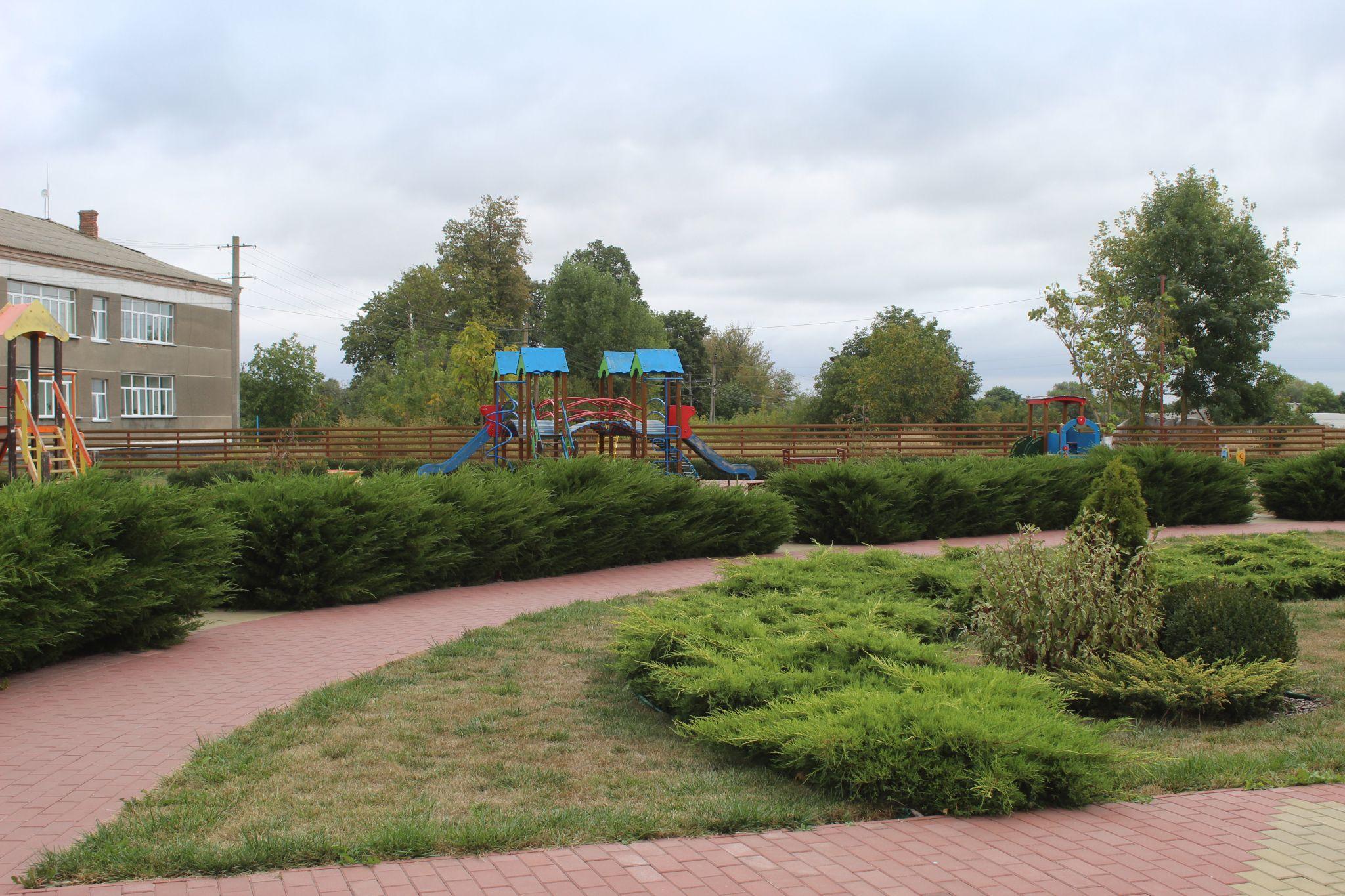 Новини Козятина - фото з Бур’яни на горілій рампі і райське місце та, на жаль, не у нас