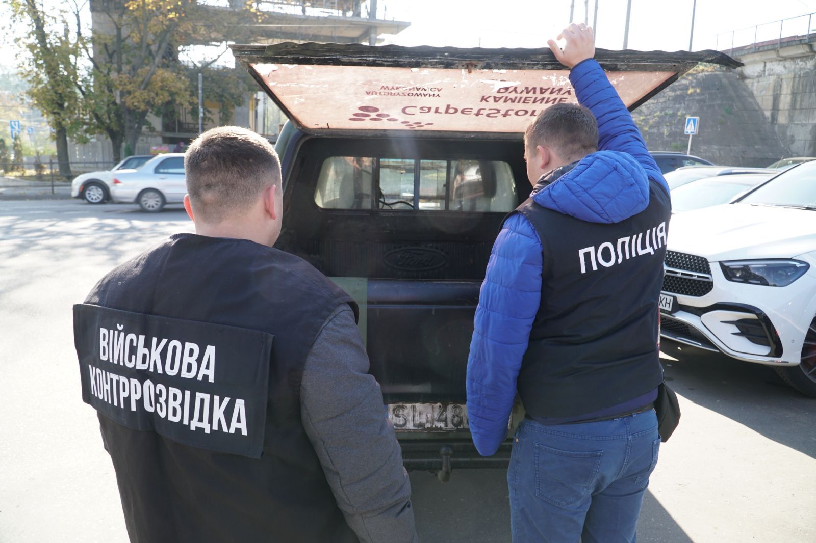 Новини Тернополя - фото з Затримали групу, яка продала 50 авто, котрі привезли з-за кордону для ЗСУ