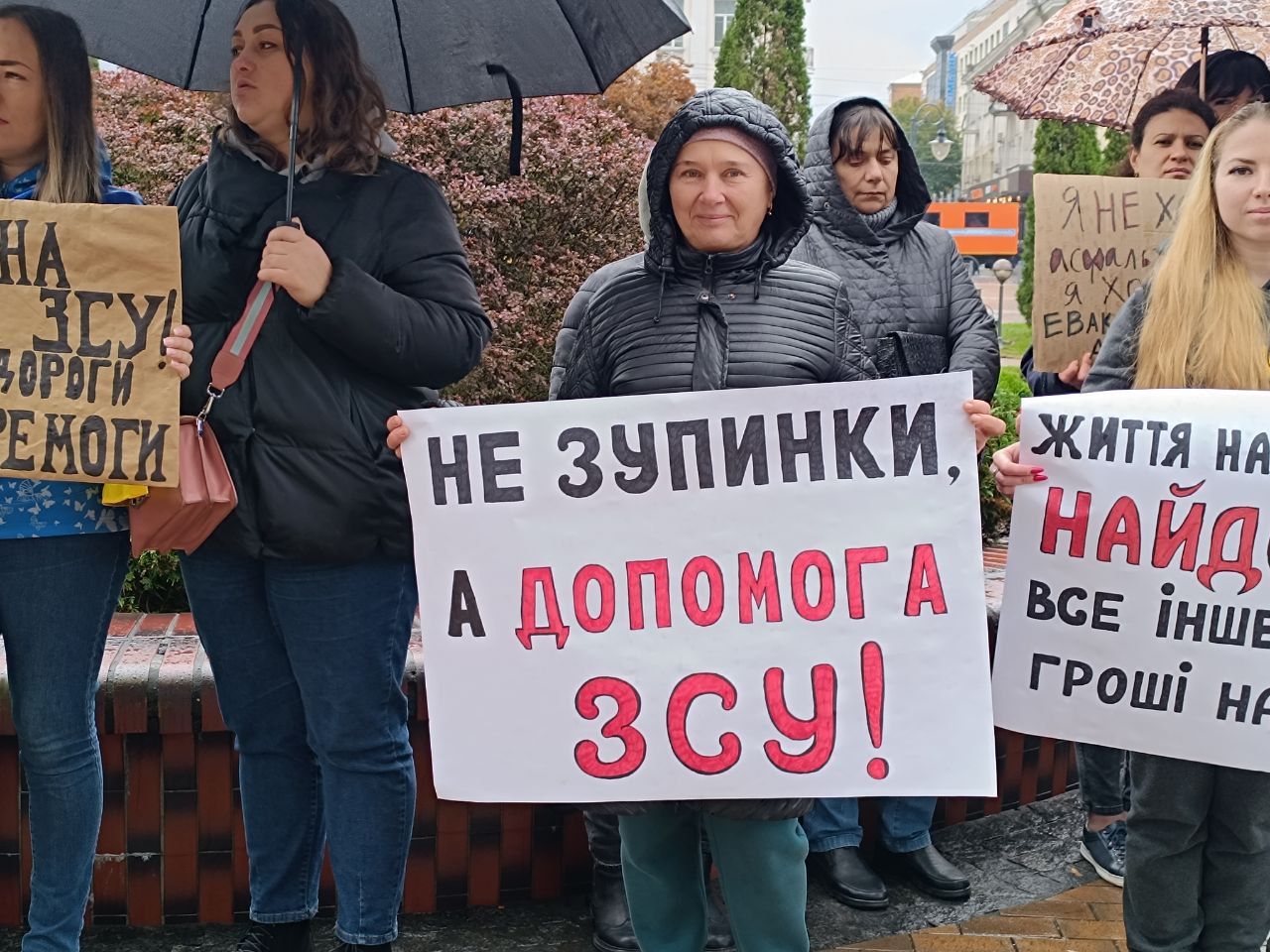 Новини Вінниці - фото з Мер у відрядженні, а депутати не тут... Дізналися, чи є результати мітингів біля міськради