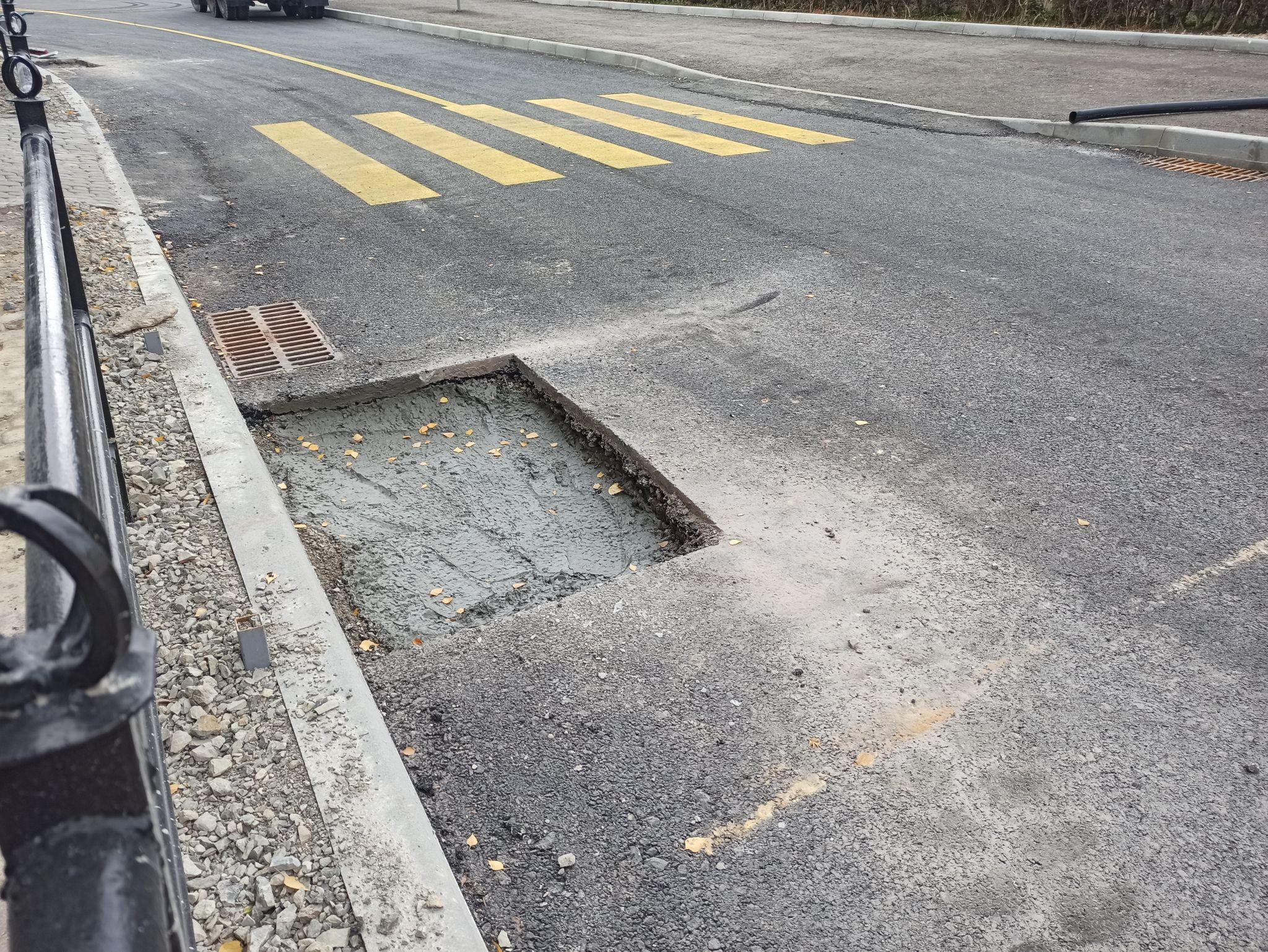 Новини Тернополя - фото з Ями в асфальті на Грушевського почали латати: фото дня