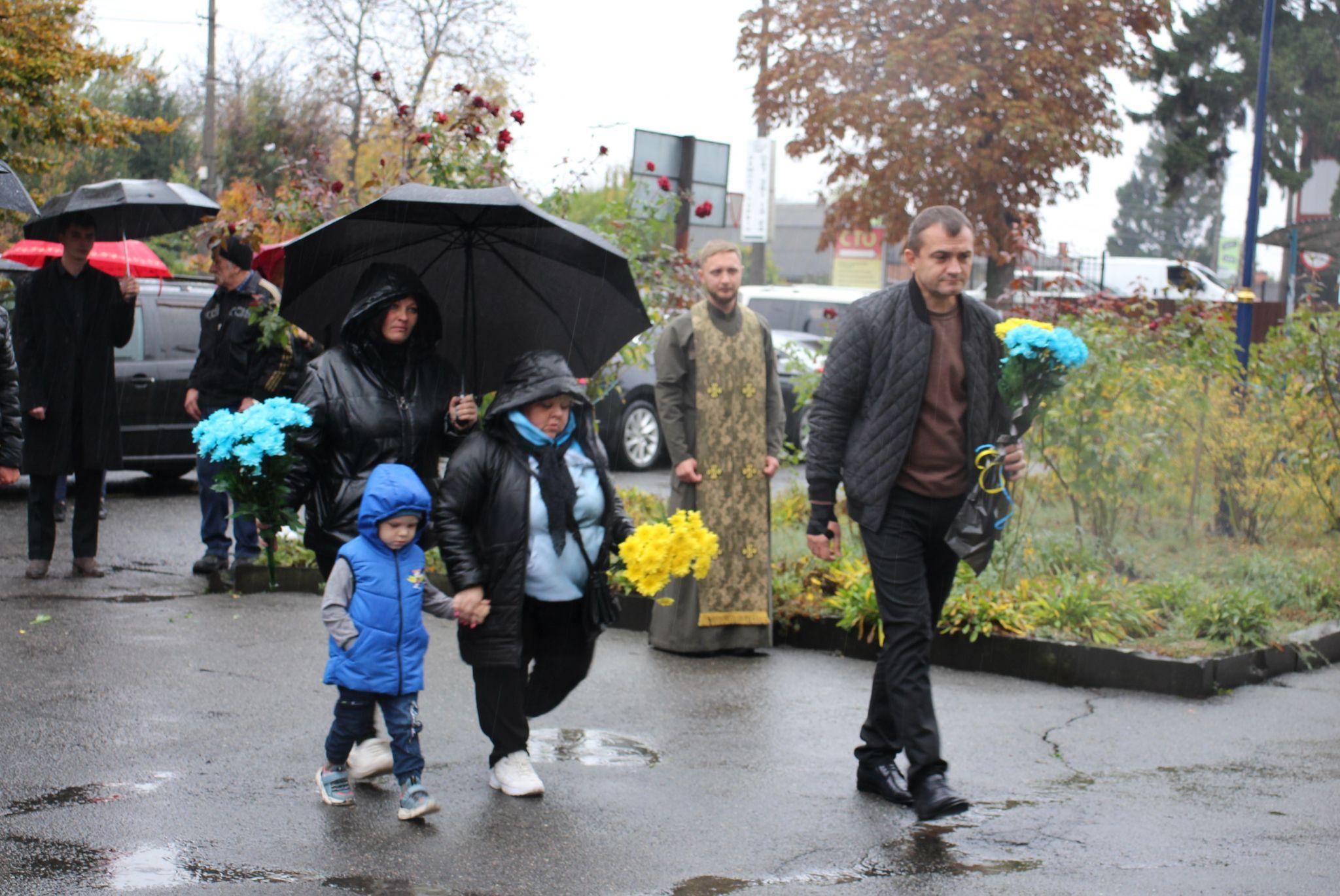 Новини Хмельницького - фото з В Хмельницькому відкрили меморіальну дошку загиблому Герою Олексію Сорвілову (ФОТО)