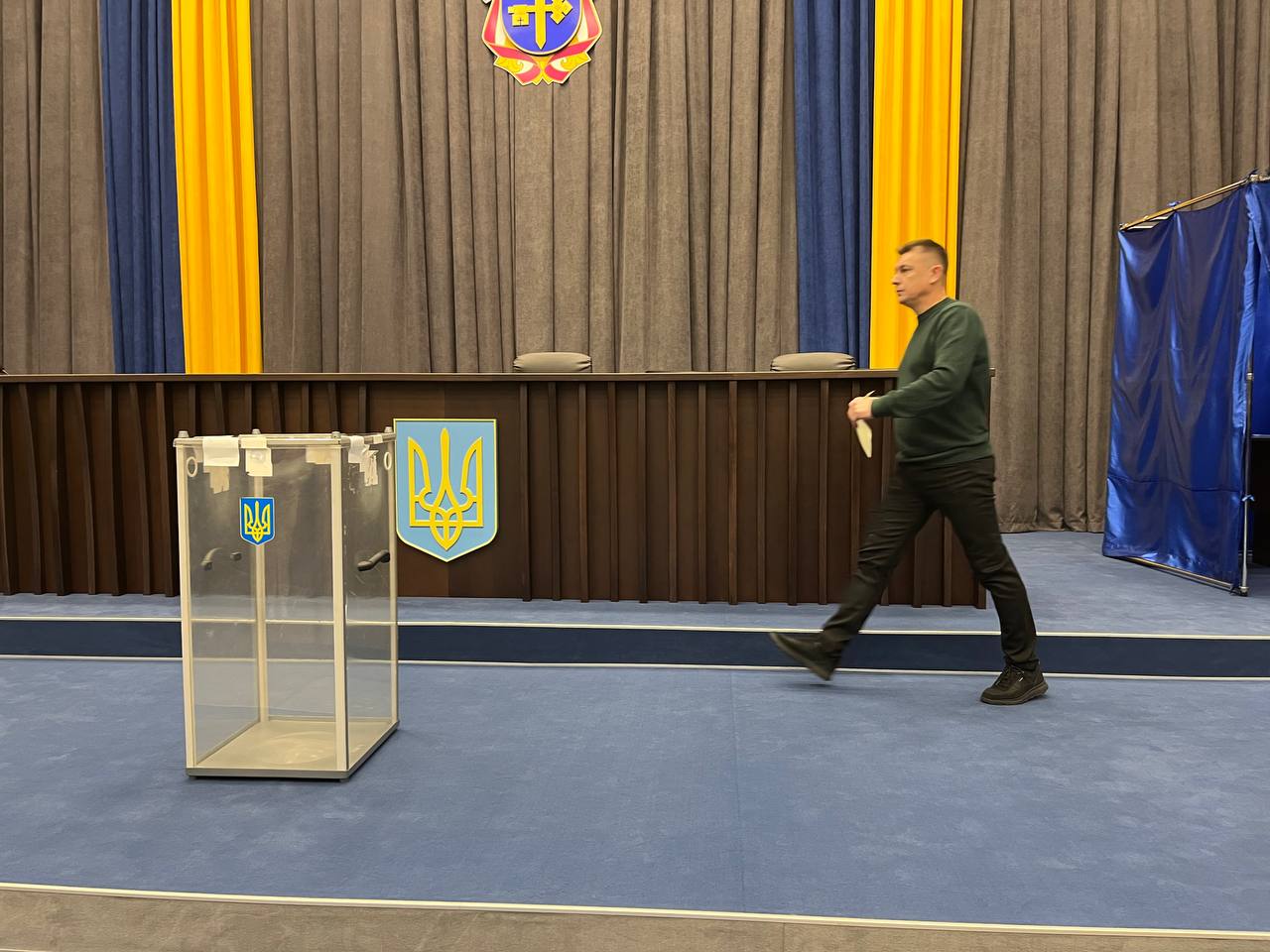 Новини Тернополя - фото з Головка звільнили: «за» проголосували всі депутати