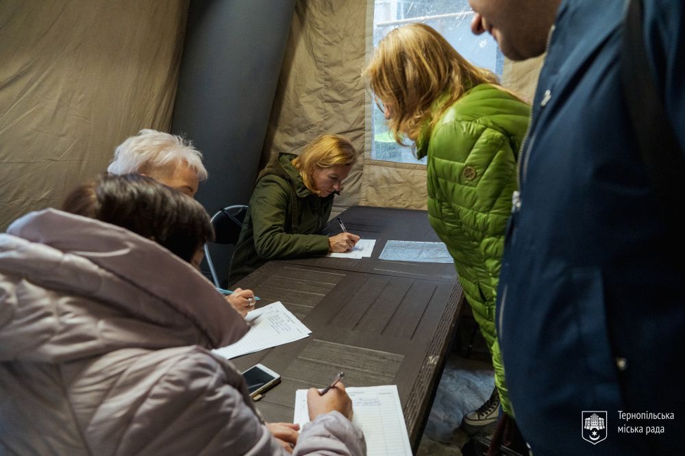 Новини Тернополя - фото з Тернополяни та відповідні служби навчалися в центрі міста, як діяти при блекауті