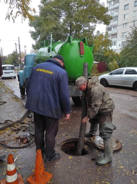 Новини Житомира - фото з На Крошні прорвало водогін: комунальники кажуть про складність робіт