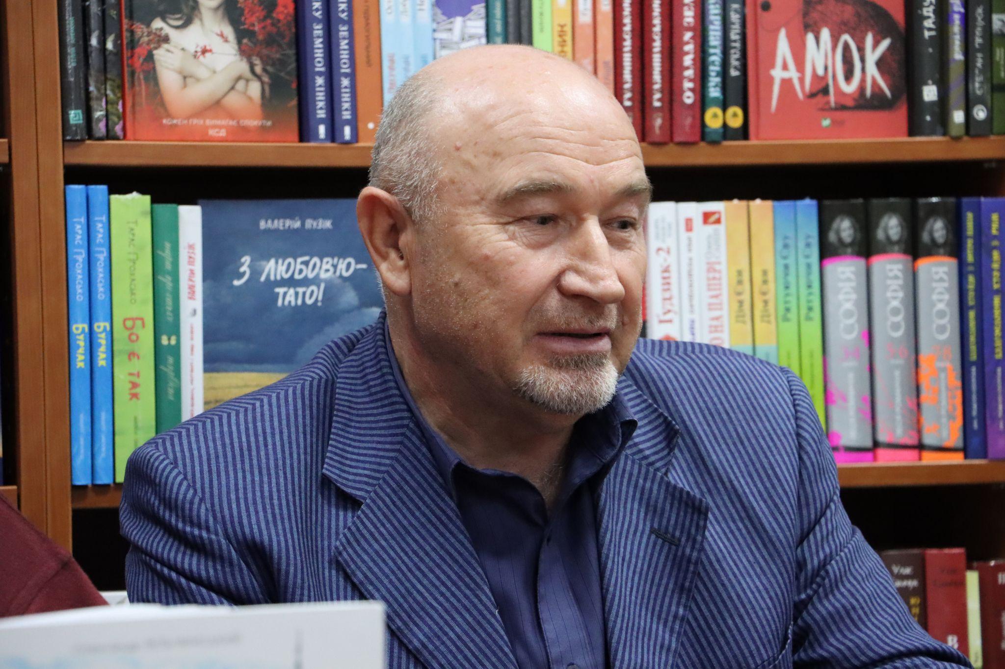 Новини Тернополя - фото з Тернопільський письменник Олександр Вільчинський презентував книгу казкових повістей для дітей