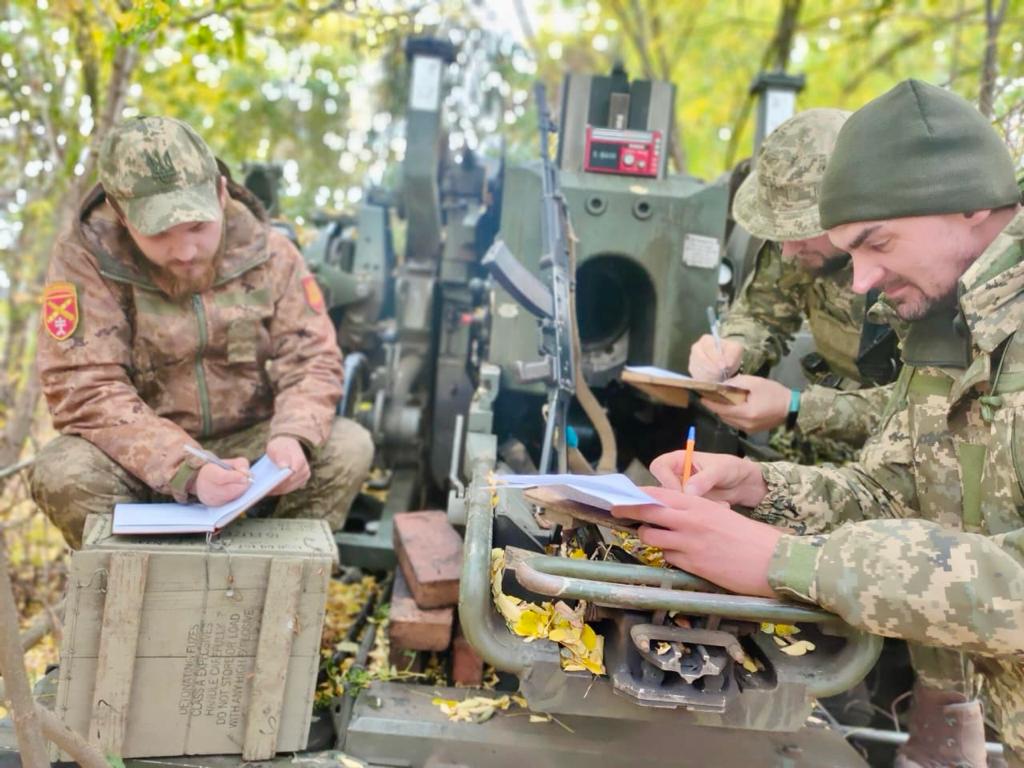 Новини Тернополя - фото з Військові тернопільської артбригади написали диктант єдності