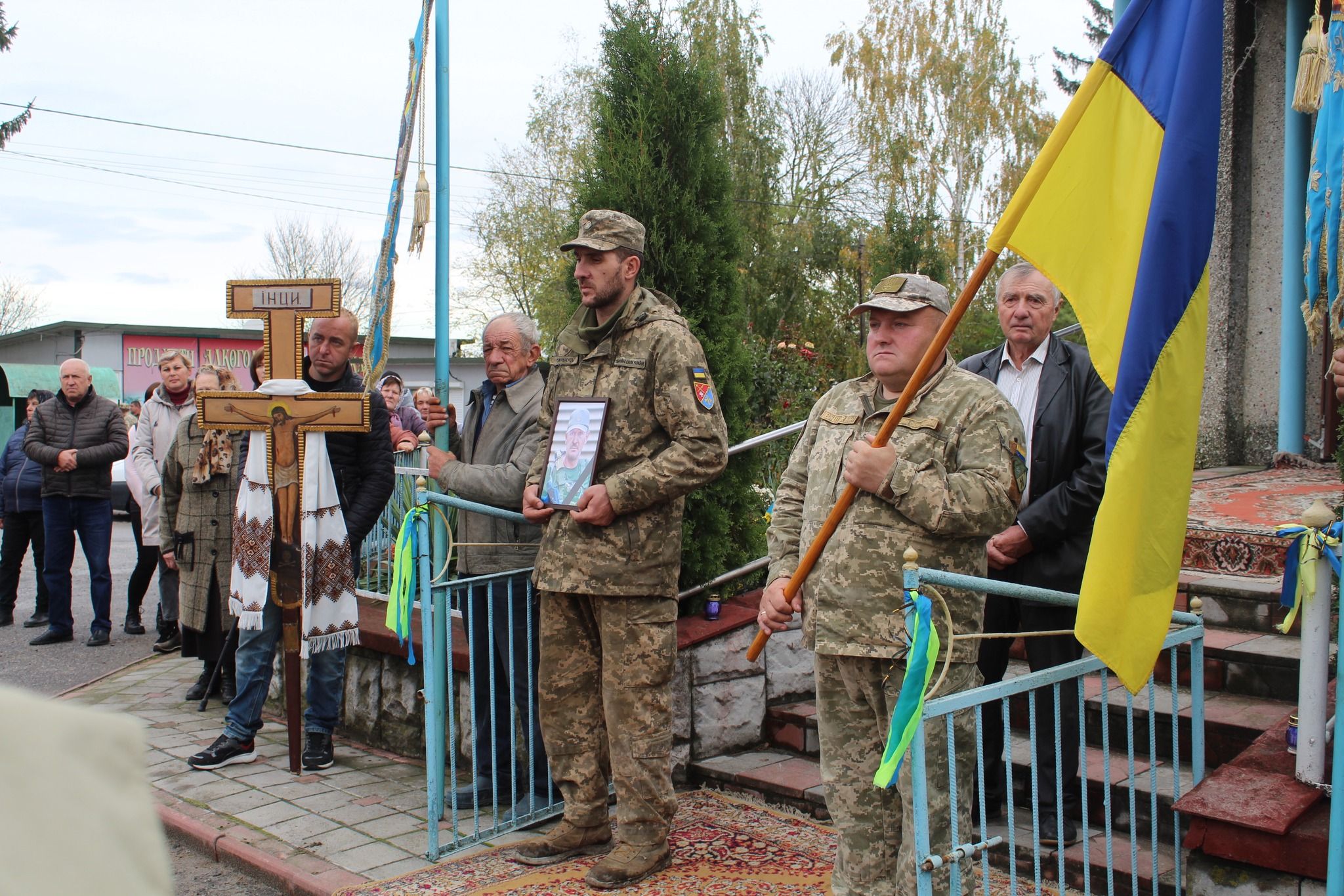 Новини Тернополя - фото з На Тернопільщині прощаються із загиблим воїном Андрієм Сеником