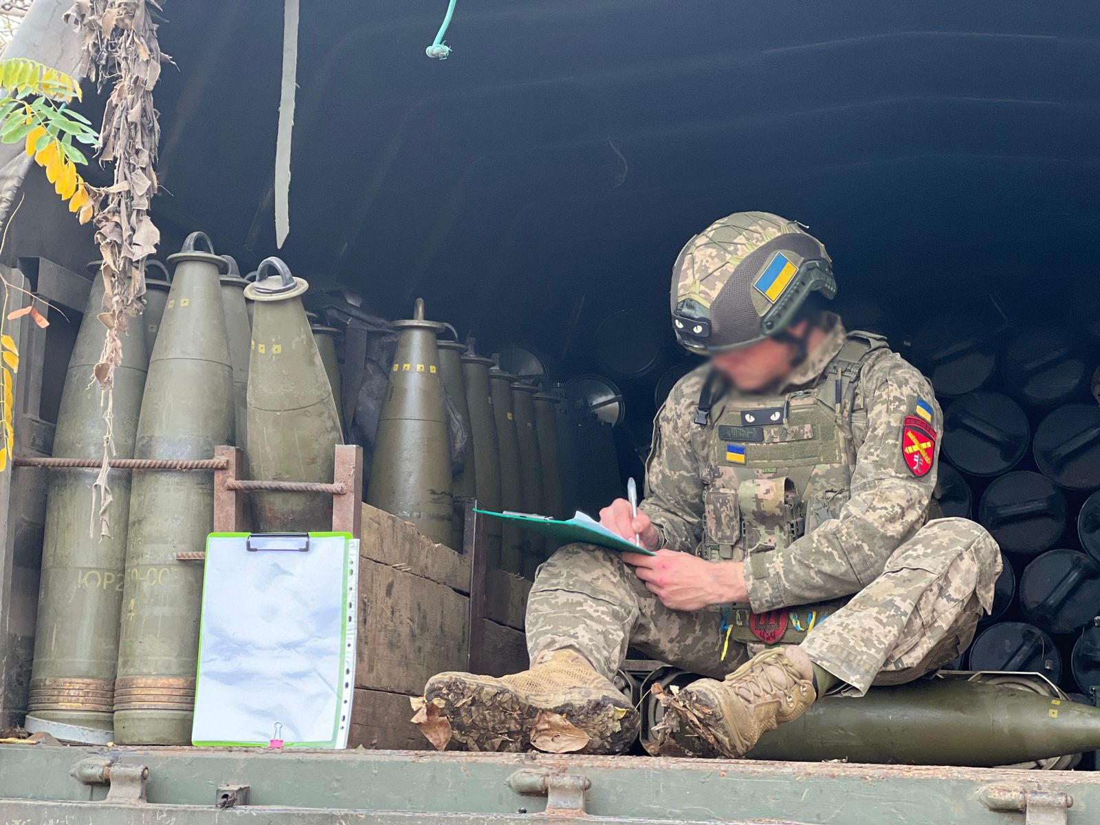 Новини Тернополя - фото з Військові тернопільської артбригади написали диктант єдності