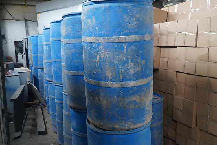 Новини Тернополя - фото з Тернополянин організував незаконну торгівлю спиртом — справу цієї групи слідчі передали до суду