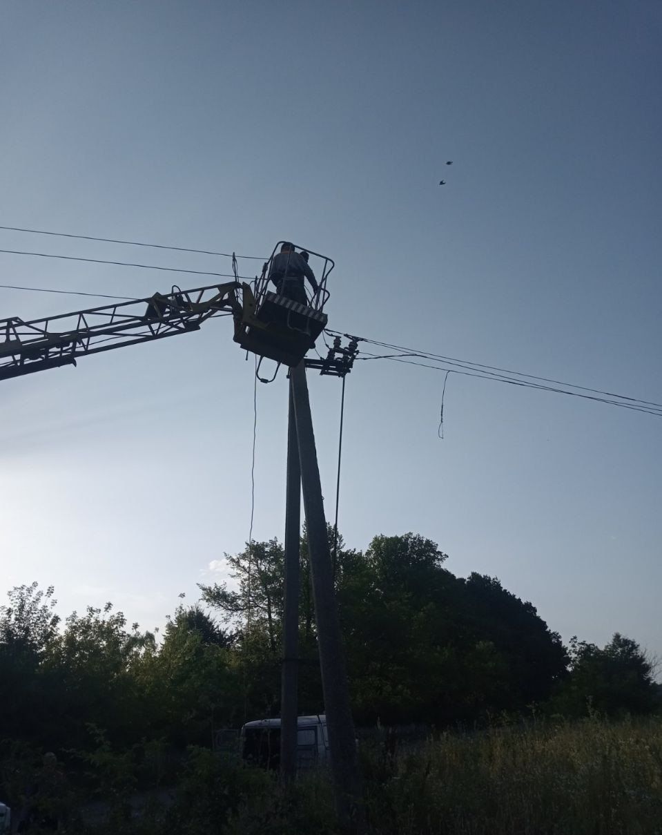 Новини Козятина - фото з Майже два десятки знеструмлених повітряних ліній: енергетики про наслідки негоди, що вирувала вихідними