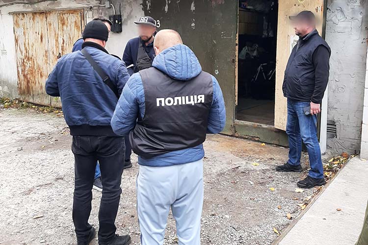 Новини Тернополя - фото з Правоохоронці викрили групу, яка у Тернополі продавала підроблені долари