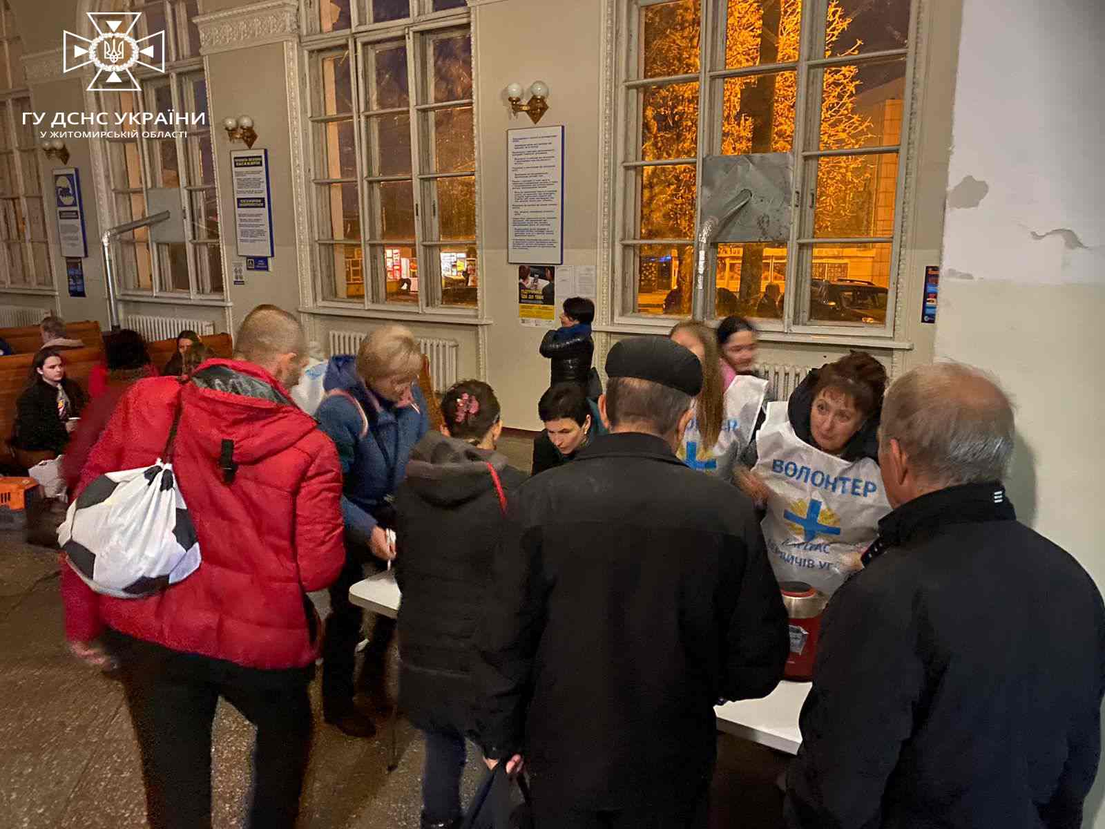 Новини Житомира - фото з До Житомирщини прибув черговий потяг з вимушеними переселенцями з районів, в яких ведуться активні бойові дії