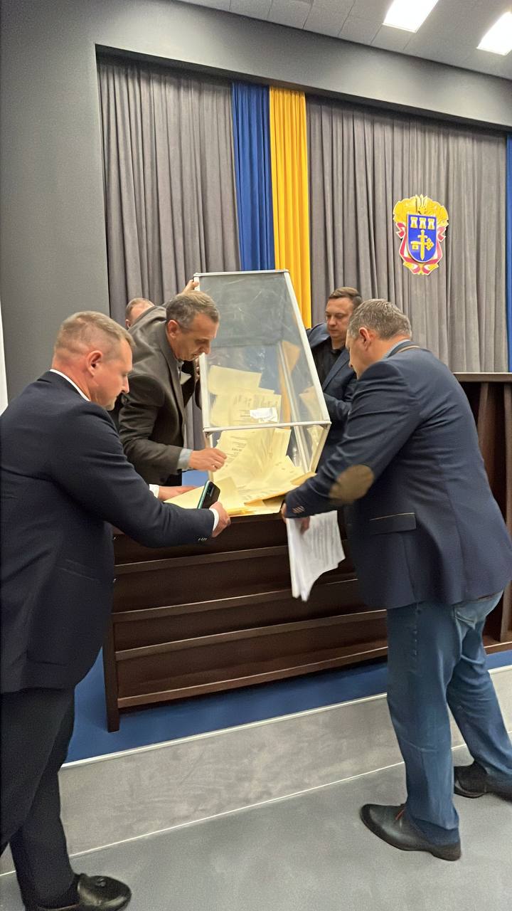 Новини Тернополя - фото з Облрада — без голови. Чи є вже кандидатури, які можуть зайняти це крісло?