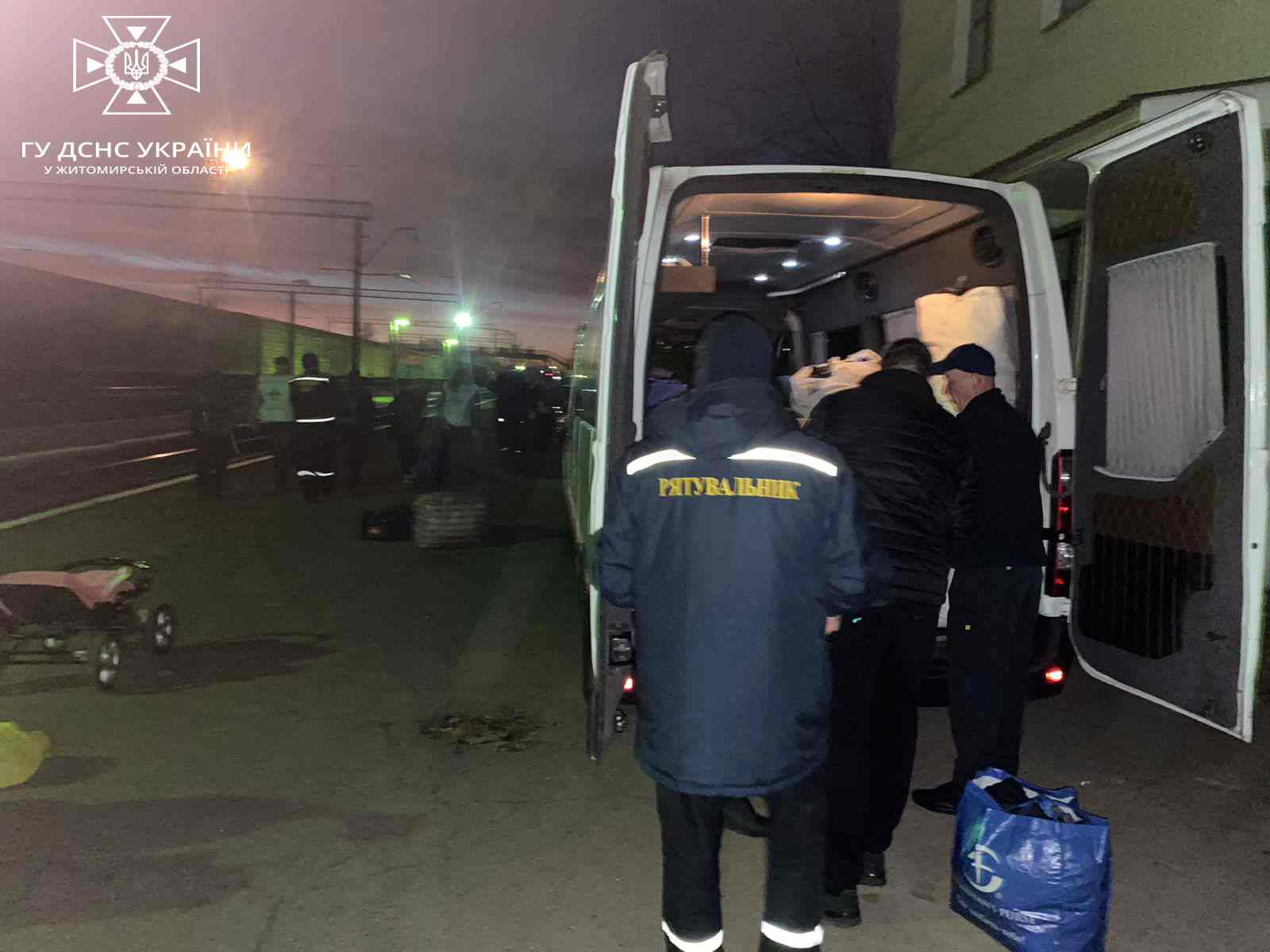 Новини Житомира - фото з До Житомирщини прибув черговий потяг з вимушеними переселенцями з районів, в яких ведуться активні бойові дії