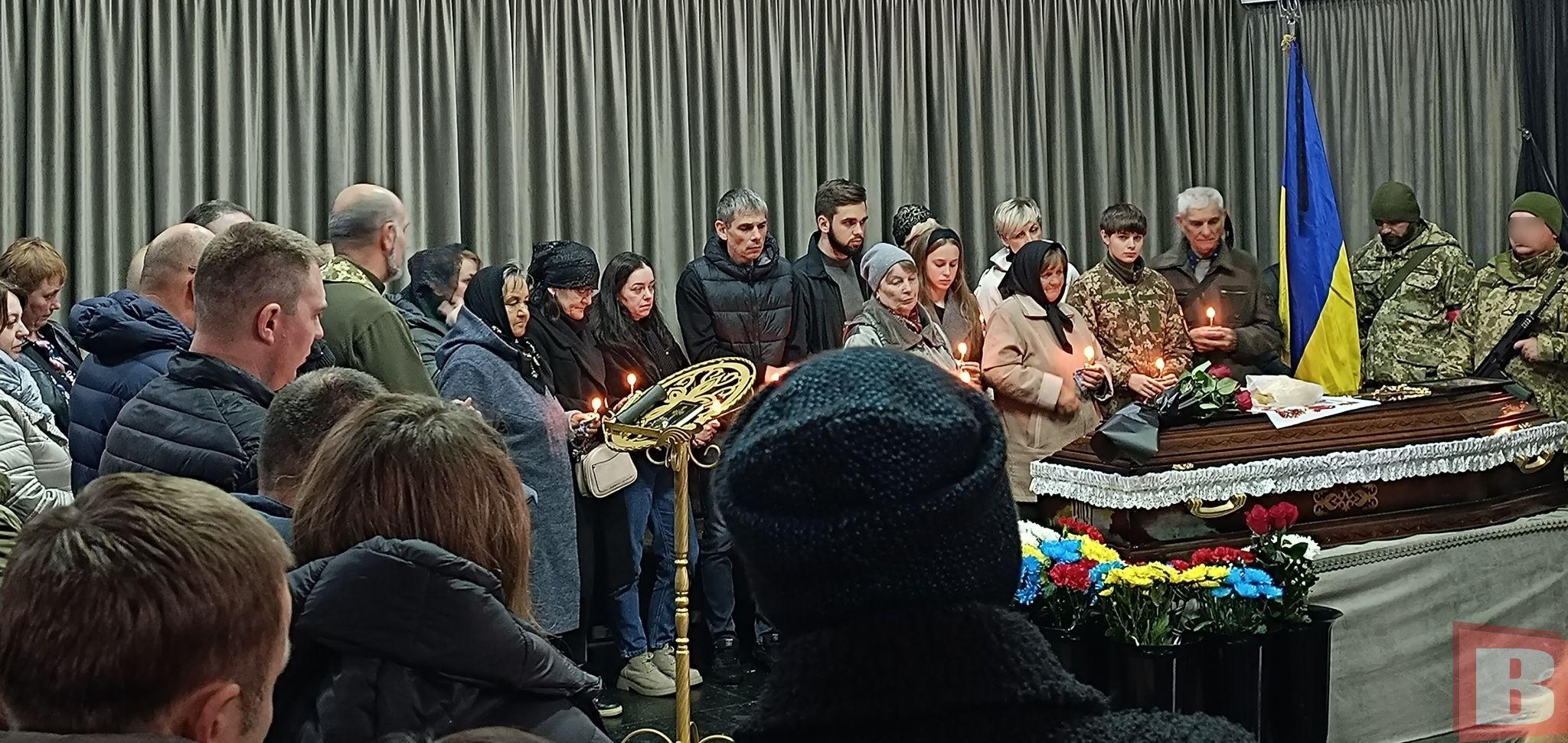 Новини Хмельницького - фото з Хмельницький попрощався з бойовим медиком Юрієм Буряковським. Без тата залишилось двоє доньок