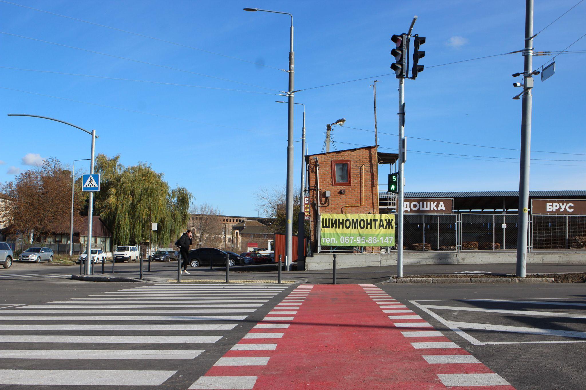 Новини Вінниці - фото з Встановили трамвайні та автобусні зупинки: як виглядає реконструкція на Батозькій