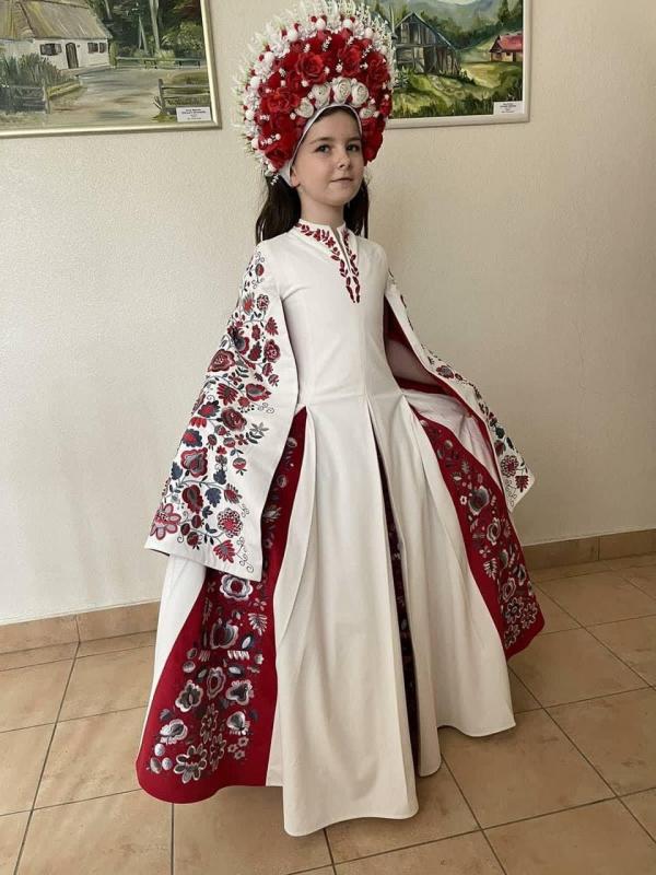 Новини Тернополя - фото з Дівчинка з Тернополя перемогла у конкурсі Міні Міс Всесвіт. За що її нагородили