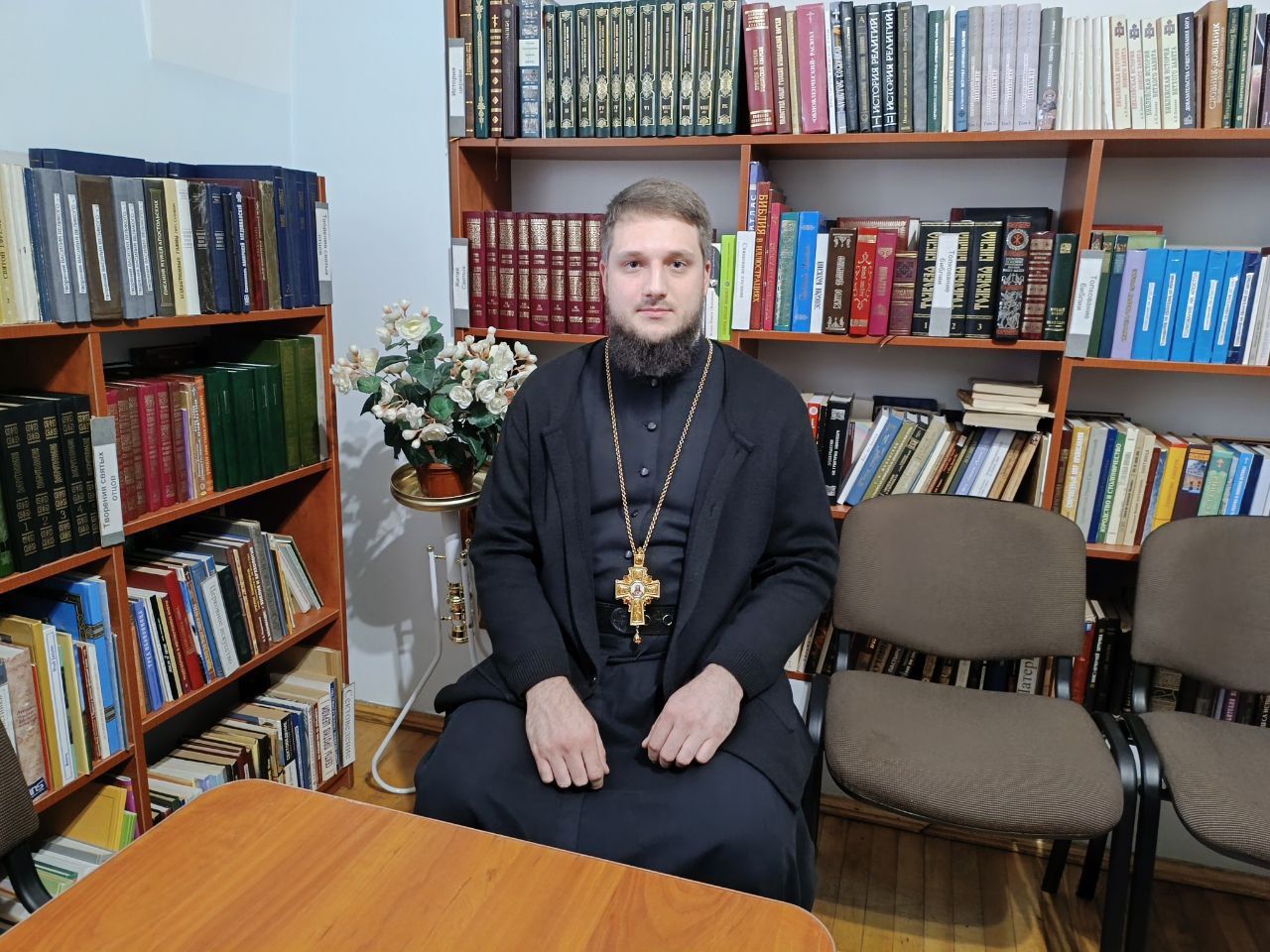 Новини Вінниці - фото з Без хустки й в штанах і платити не обов'язково. Священник відповів на ваші питання про церкву