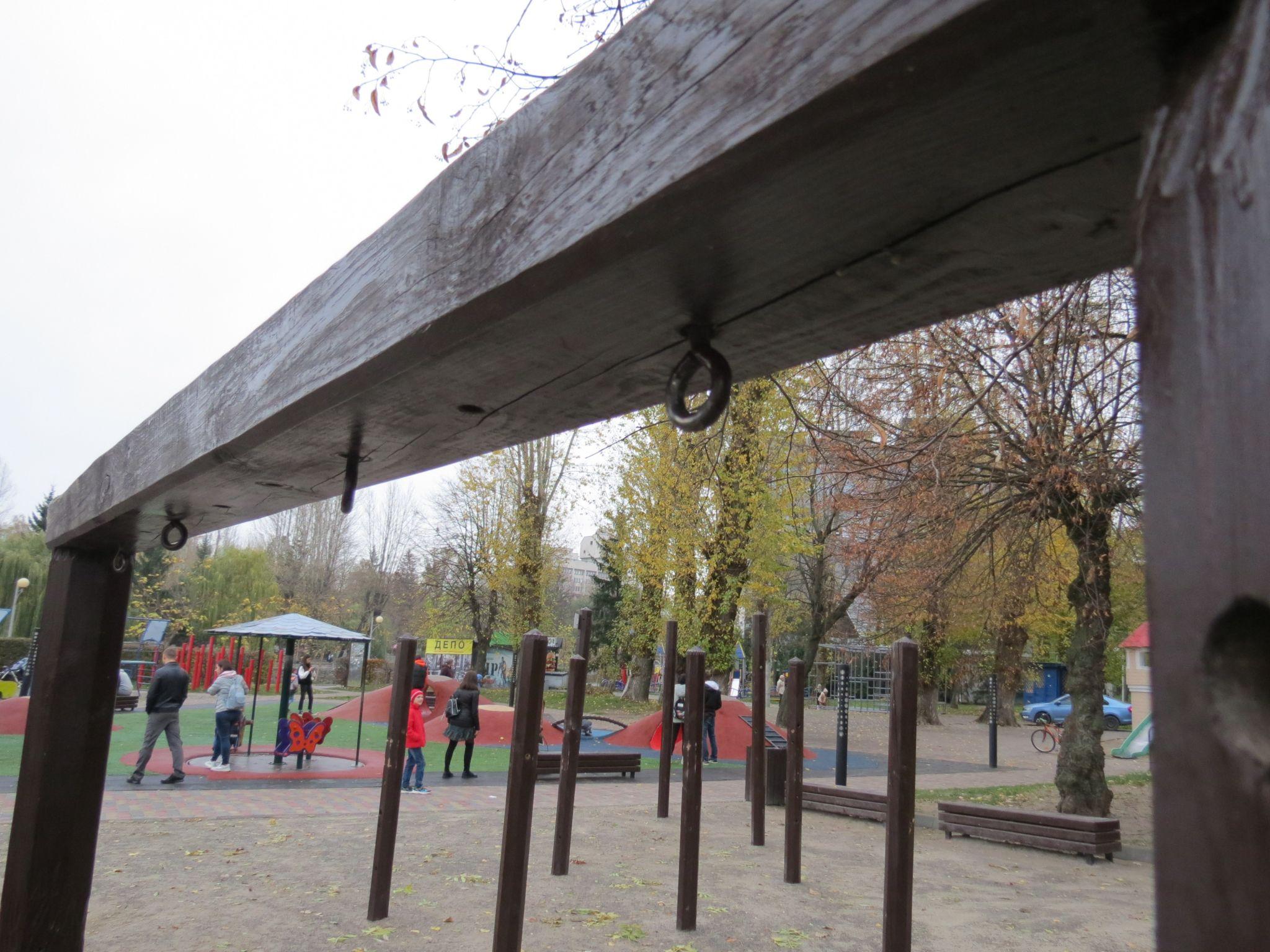 Новини Тернополя - фото з Дитячий майданчик біля Дяді Стьопи пропонують відремонтувати за 500 тисяч гривень