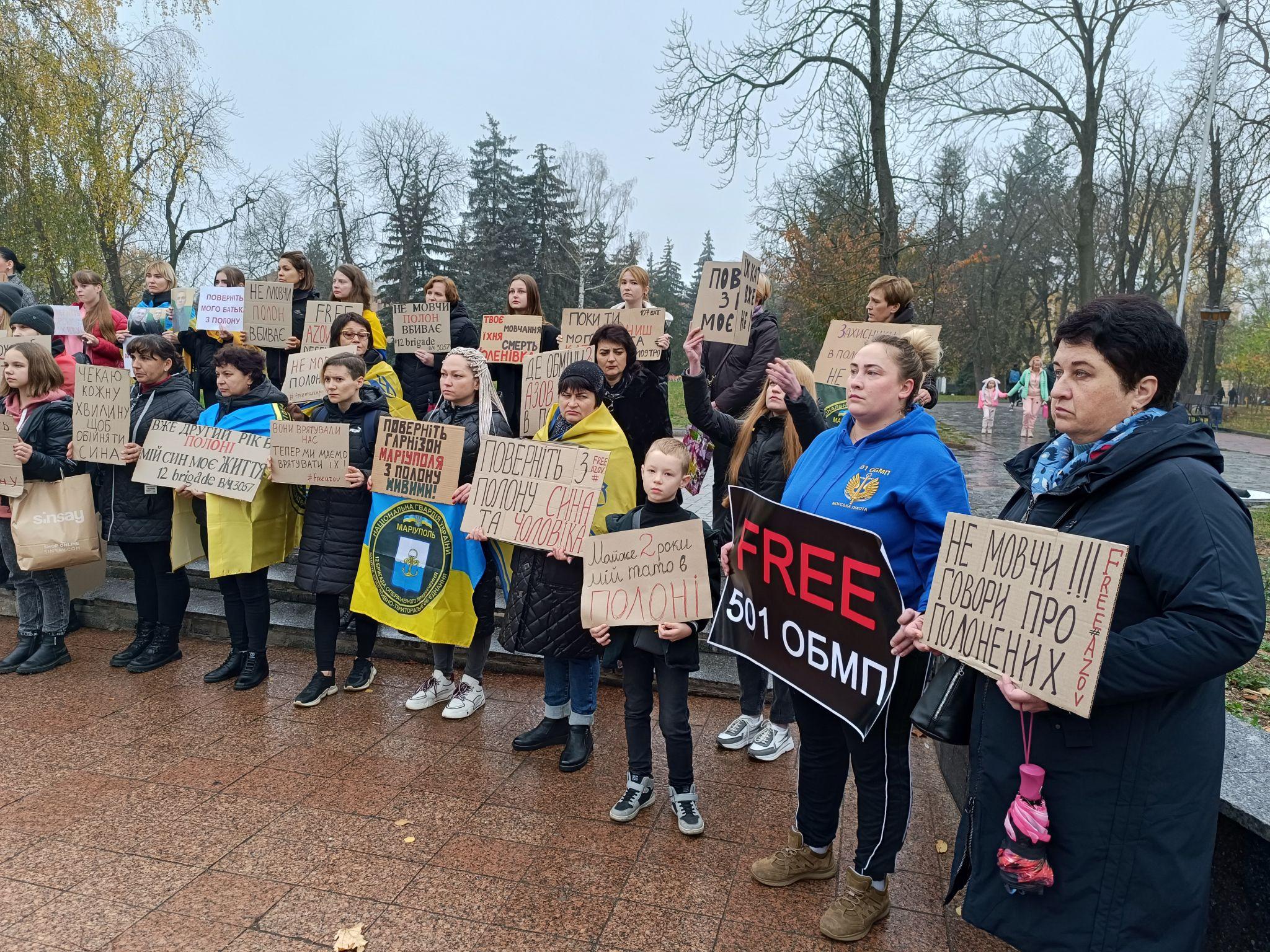 Новини Вінниці - фото з «Майже два роки не бачив тата»: у Вінниці провели акцію на підтримку полонених