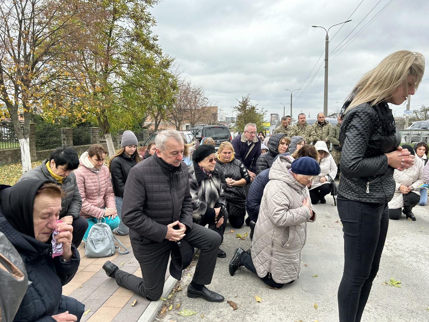 Новини Тернополя - фото з На Тернопільщині прощаються із загиблим воїном Юрієм Патрою