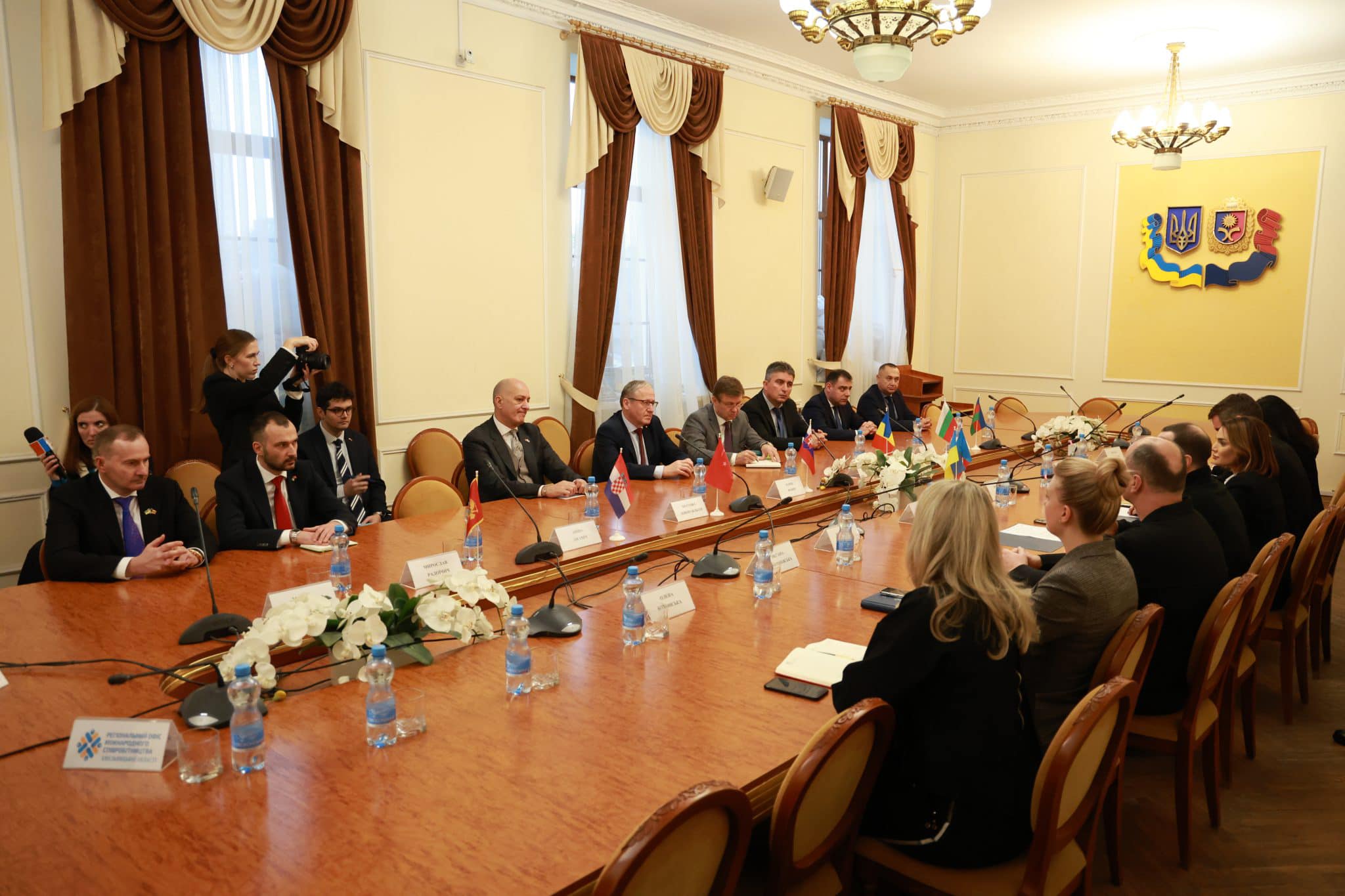 Новини Хмельницького - фото з На Хмельниччині відбувся другий Дипломатичний форум. Хто з іноземців взяв участь?